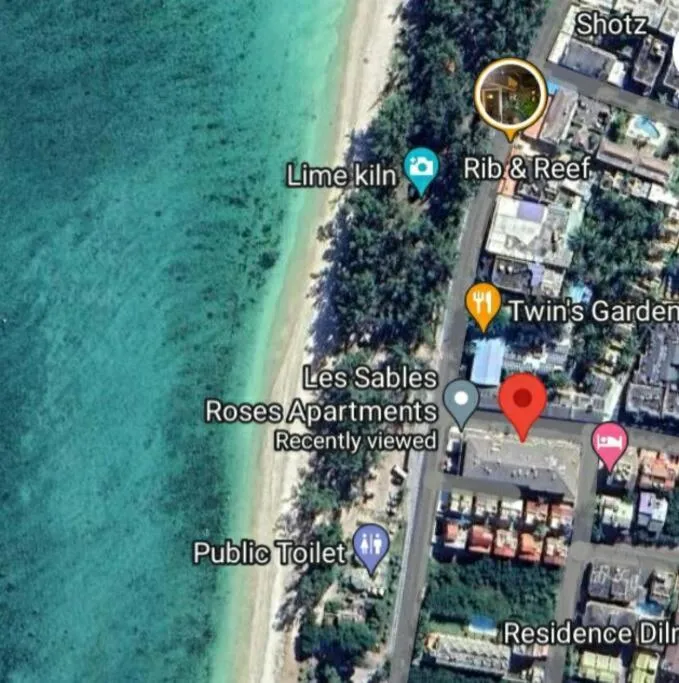 3 Bedroom Beachside apartment - 30 Secs from beach