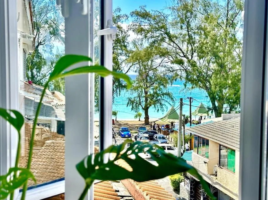 Property building in 3 Bedroom Beachside apartment - 30 Secs from beach