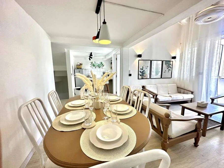 Living room in 3 Bedroom Beachside apartment - 30 Secs from beach