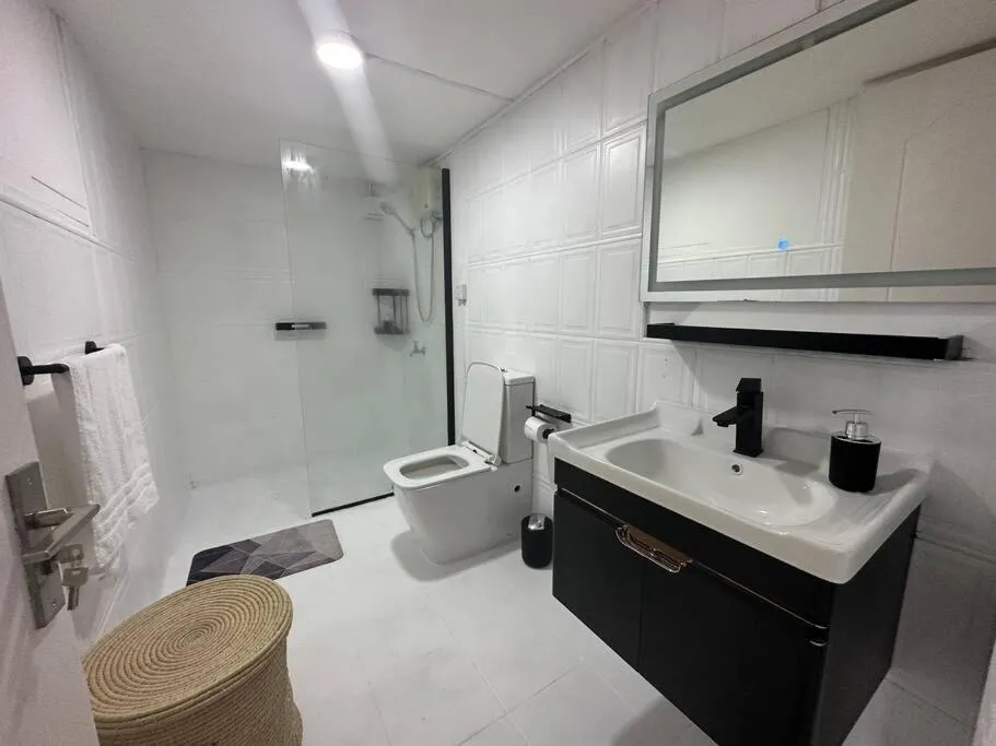 Shower in 3 Bedroom Beachside apartment - 30 Secs from beach