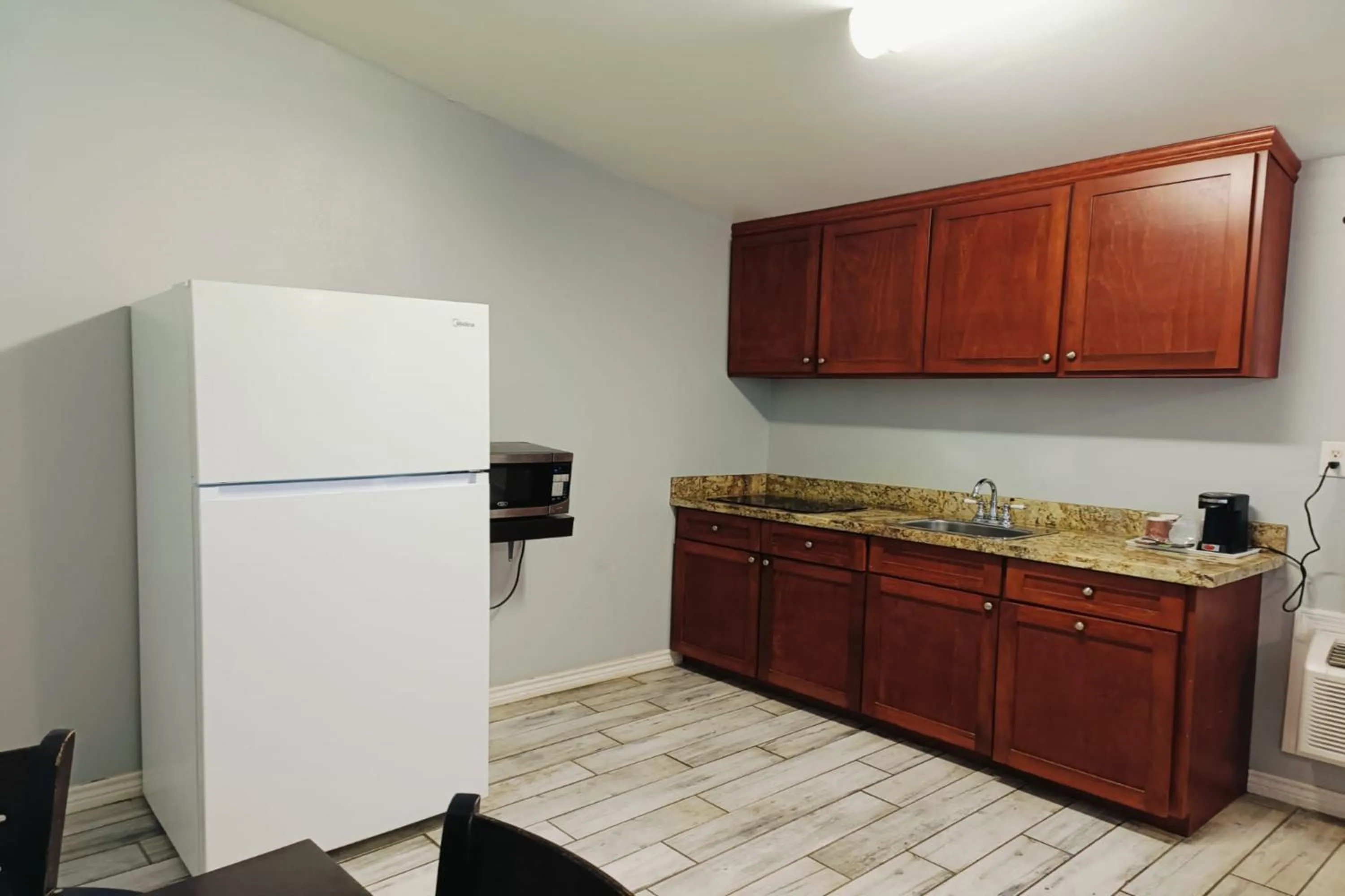 Kitchen or kitchenette in Village Inn Motel Rockport near Aransas Bay