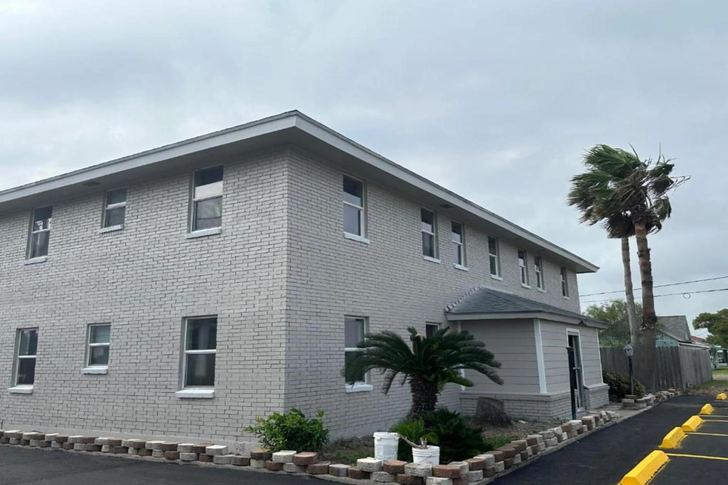 Property building in Village Inn Motel Rockport near Aransas Bay