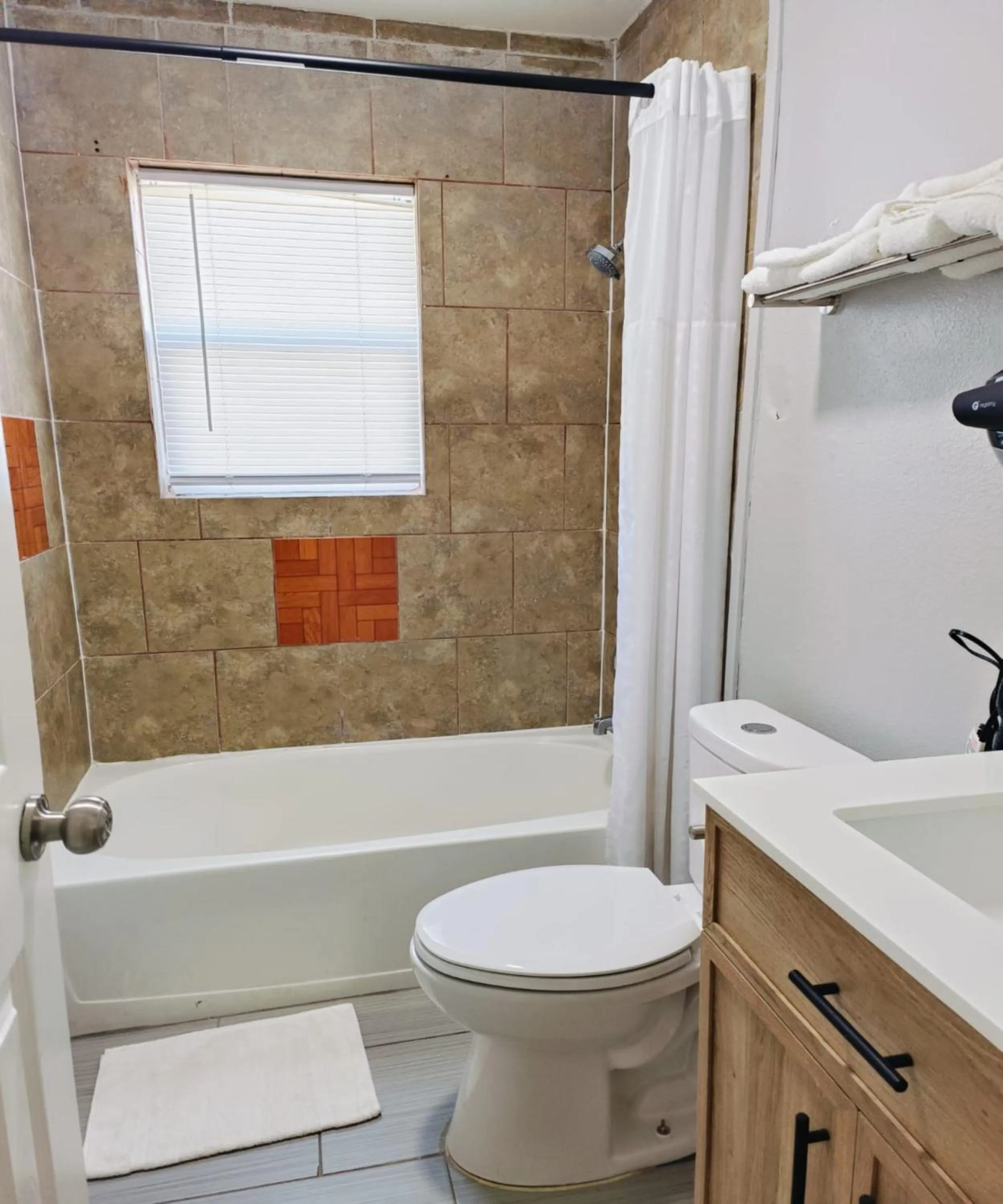 Bathroom in Village Inn Motel Rockport near Aransas Bay