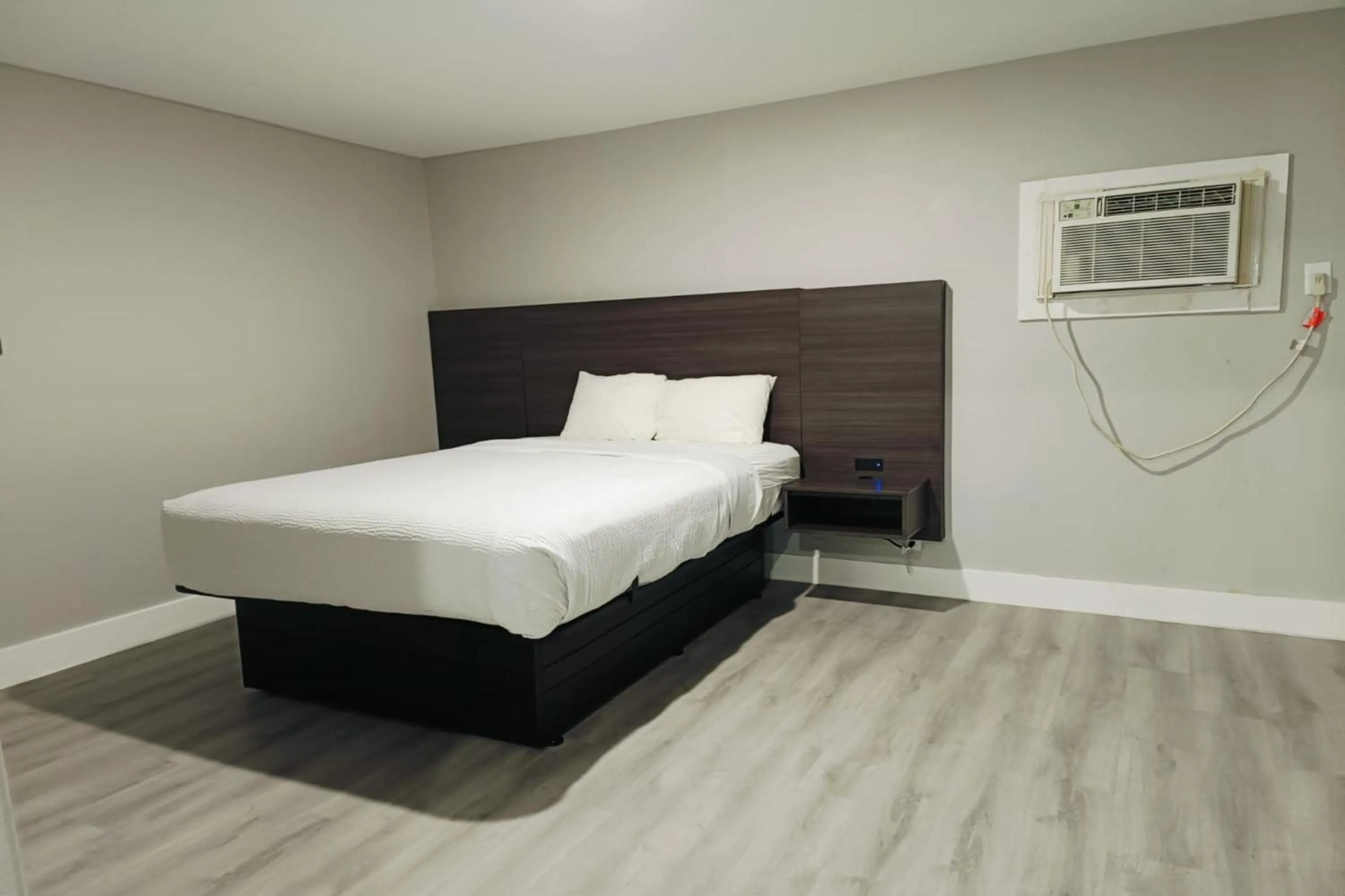 Bedroom, Bed in Village Inn Motel Rockport near Aransas Bay