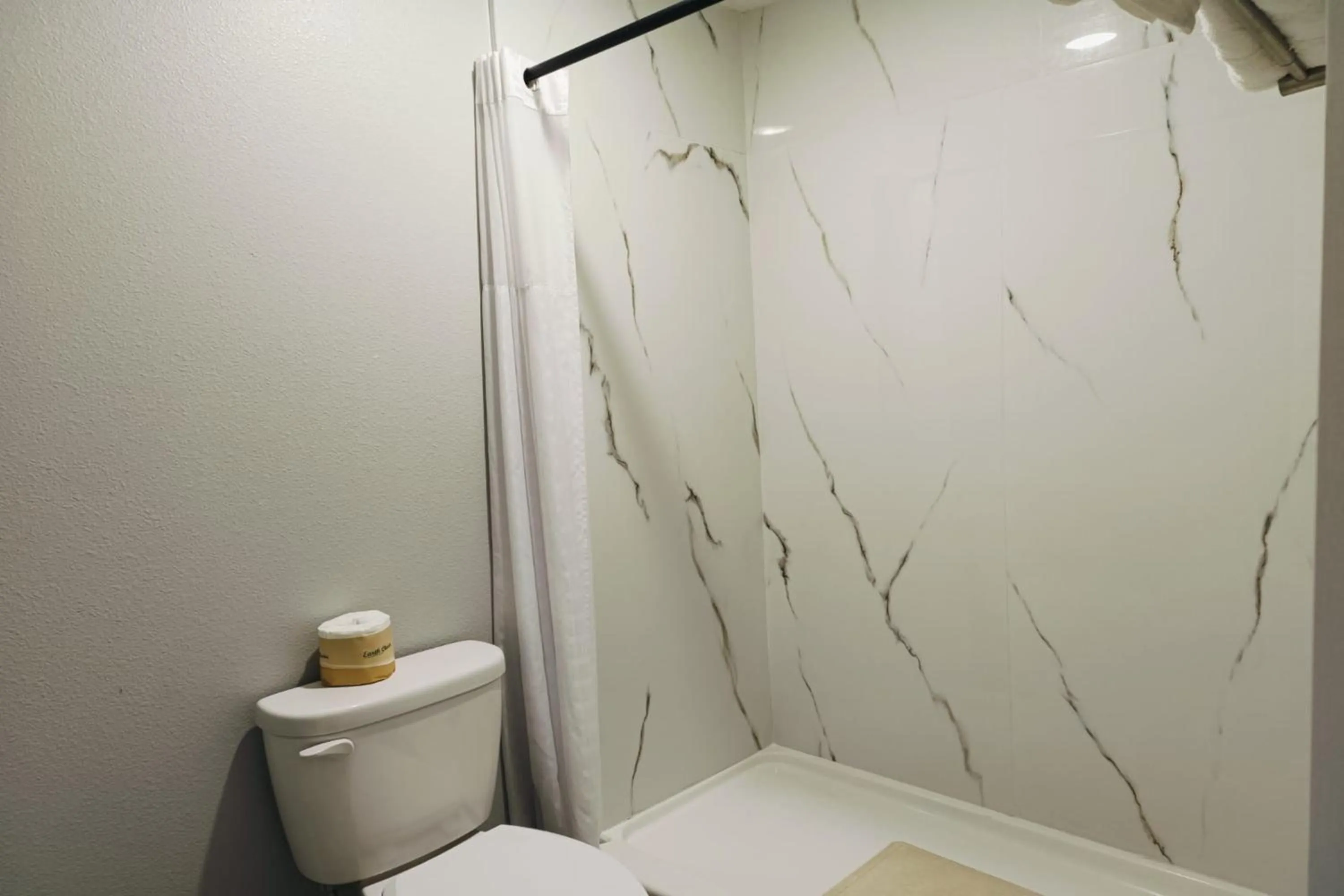 Bathroom in Village Inn Motel Rockport near Aransas Bay