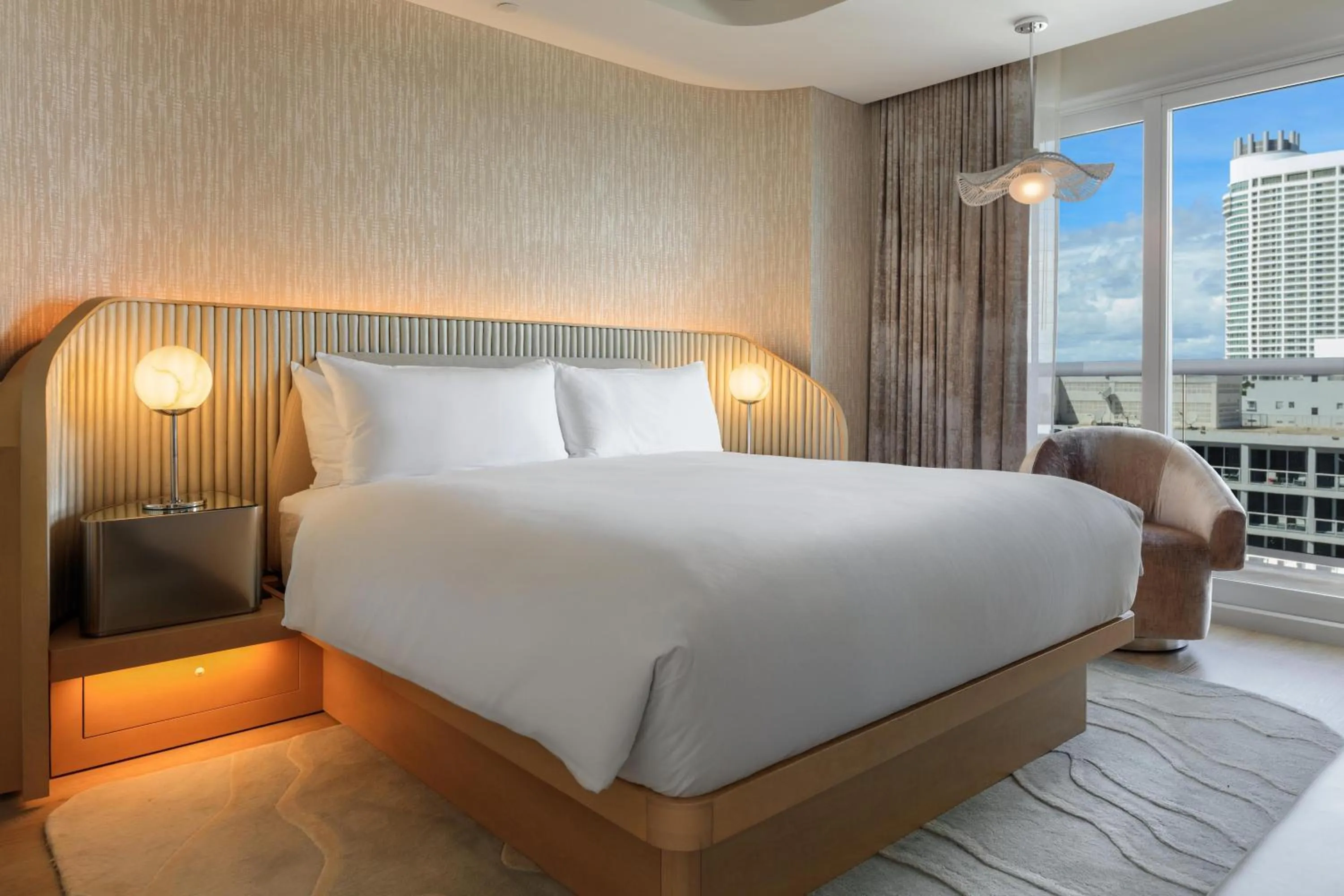 Bedroom, Bed in Andaz Miami Beach Resort & Spa