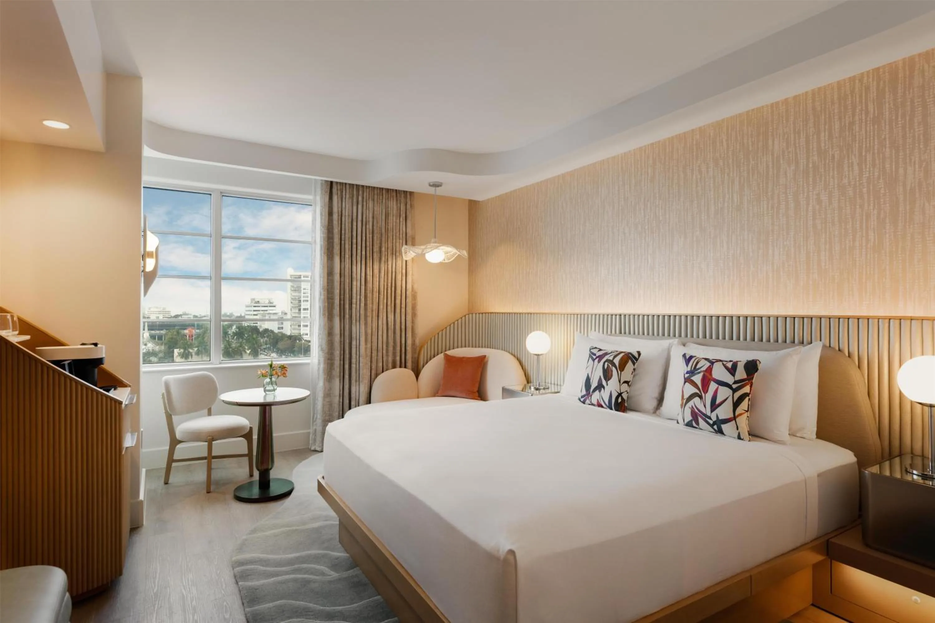 Bedroom, Bed in Andaz Miami Beach Resort & Spa