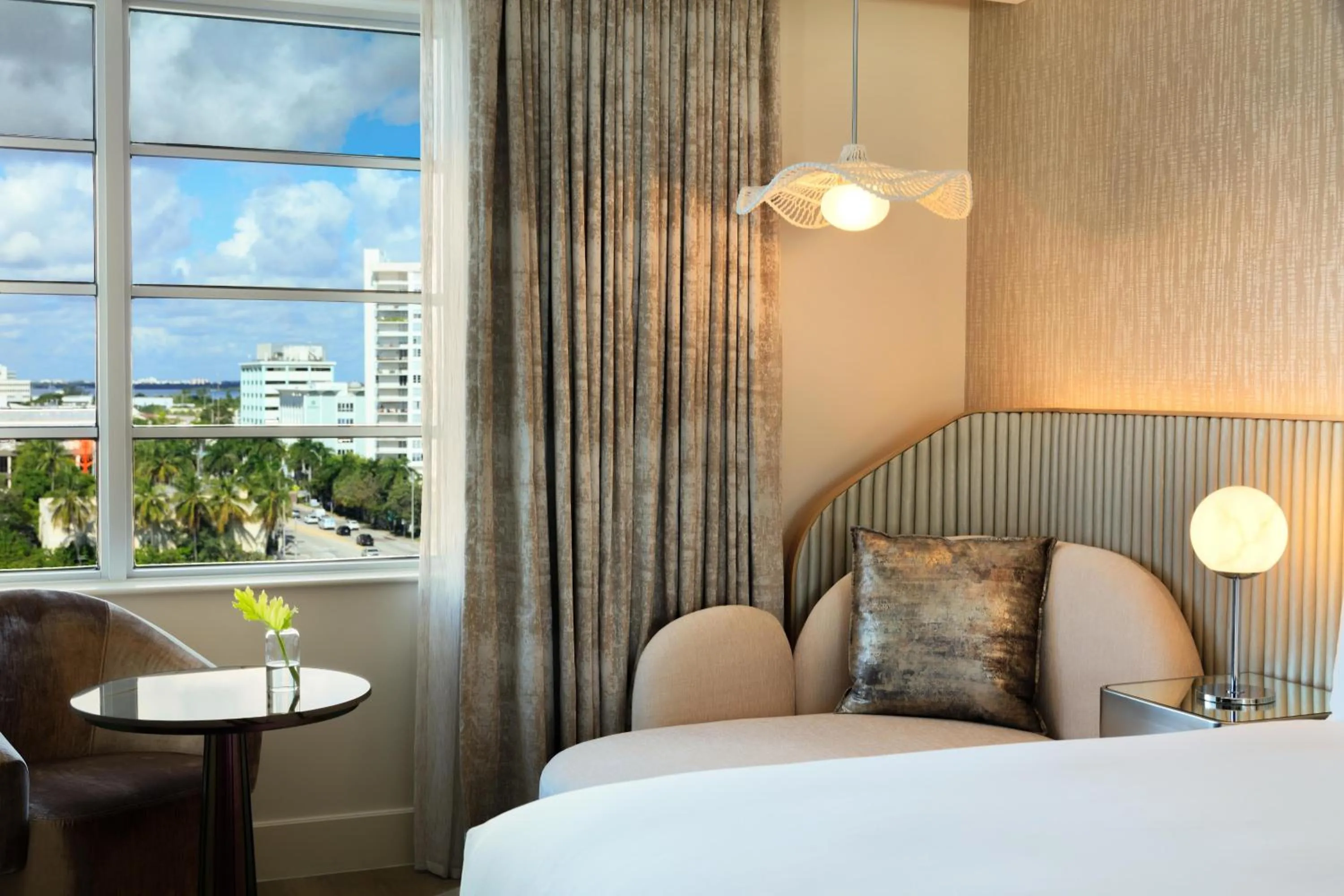 Bedroom, Bed in Andaz Miami Beach Resort & Spa