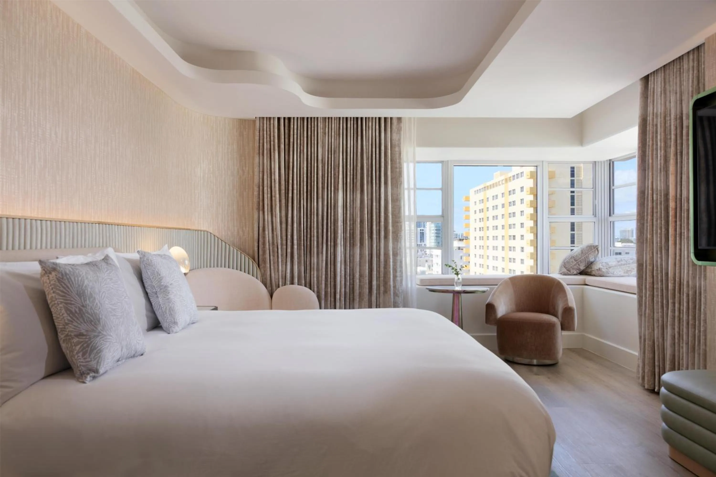 Photo of the whole room, Bed in Andaz Miami Beach Resort & Spa