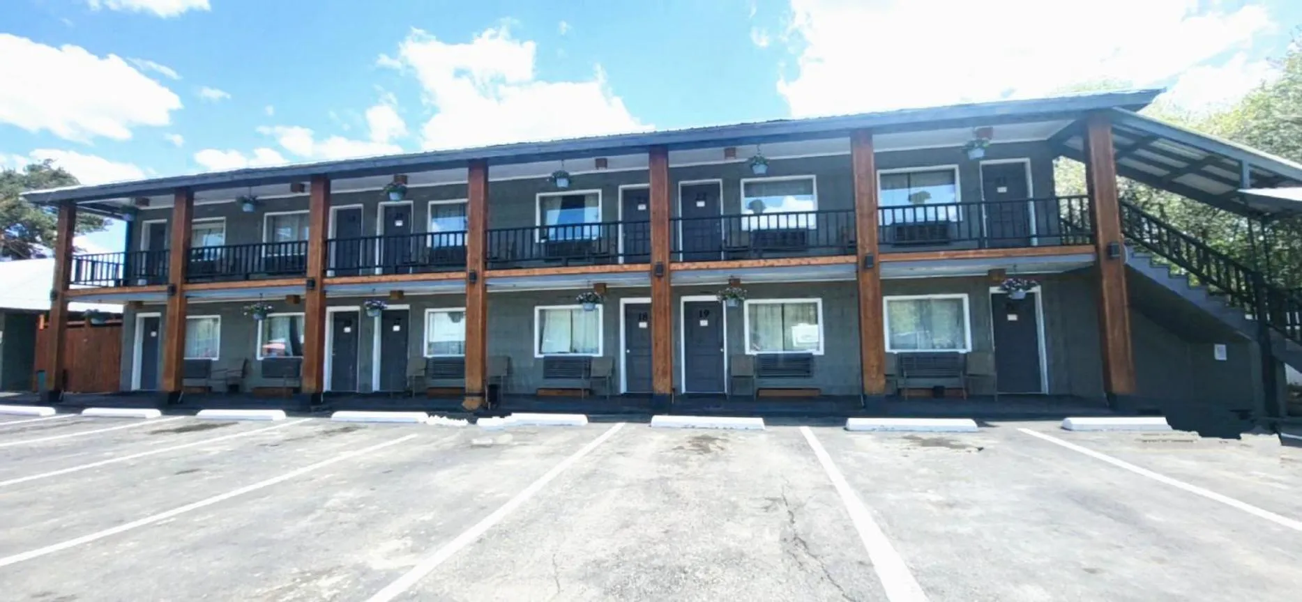 Property building in Sandman Motel