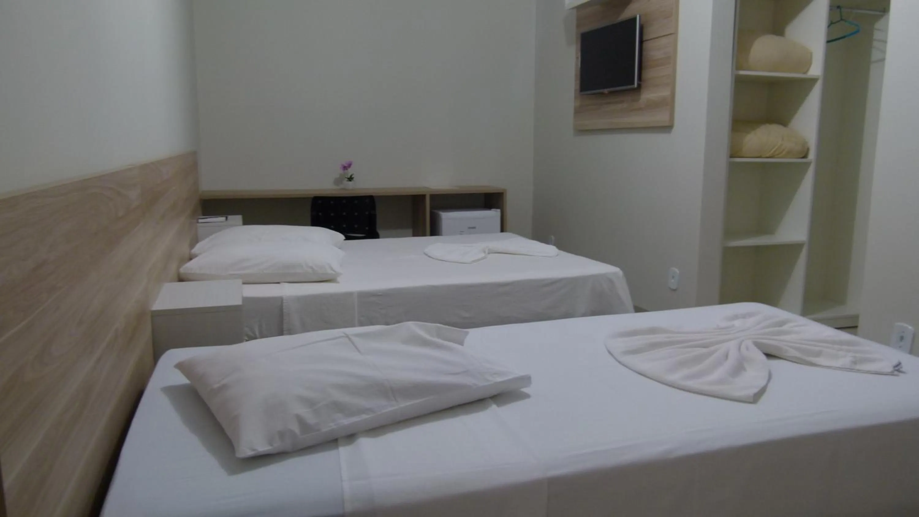 TV and multimedia, Bed in Hotel Barril