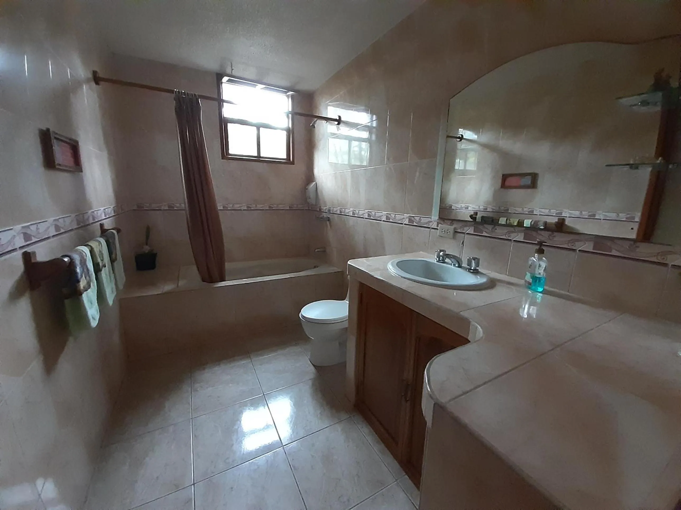 Bathroom in Suymar Ecolodge Galapagos