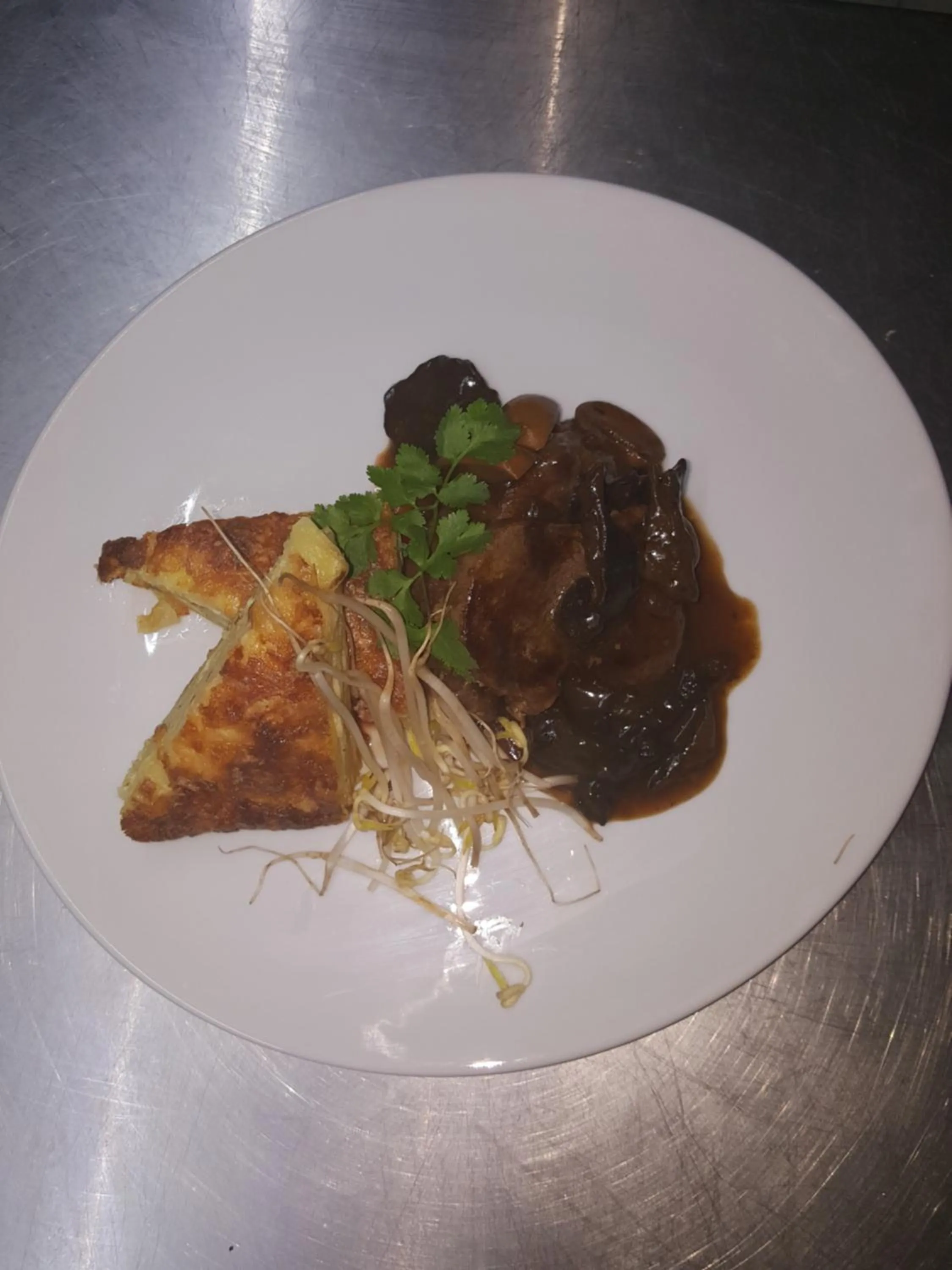 Restaurant/places to eat in Alto Verde Suite & Apart