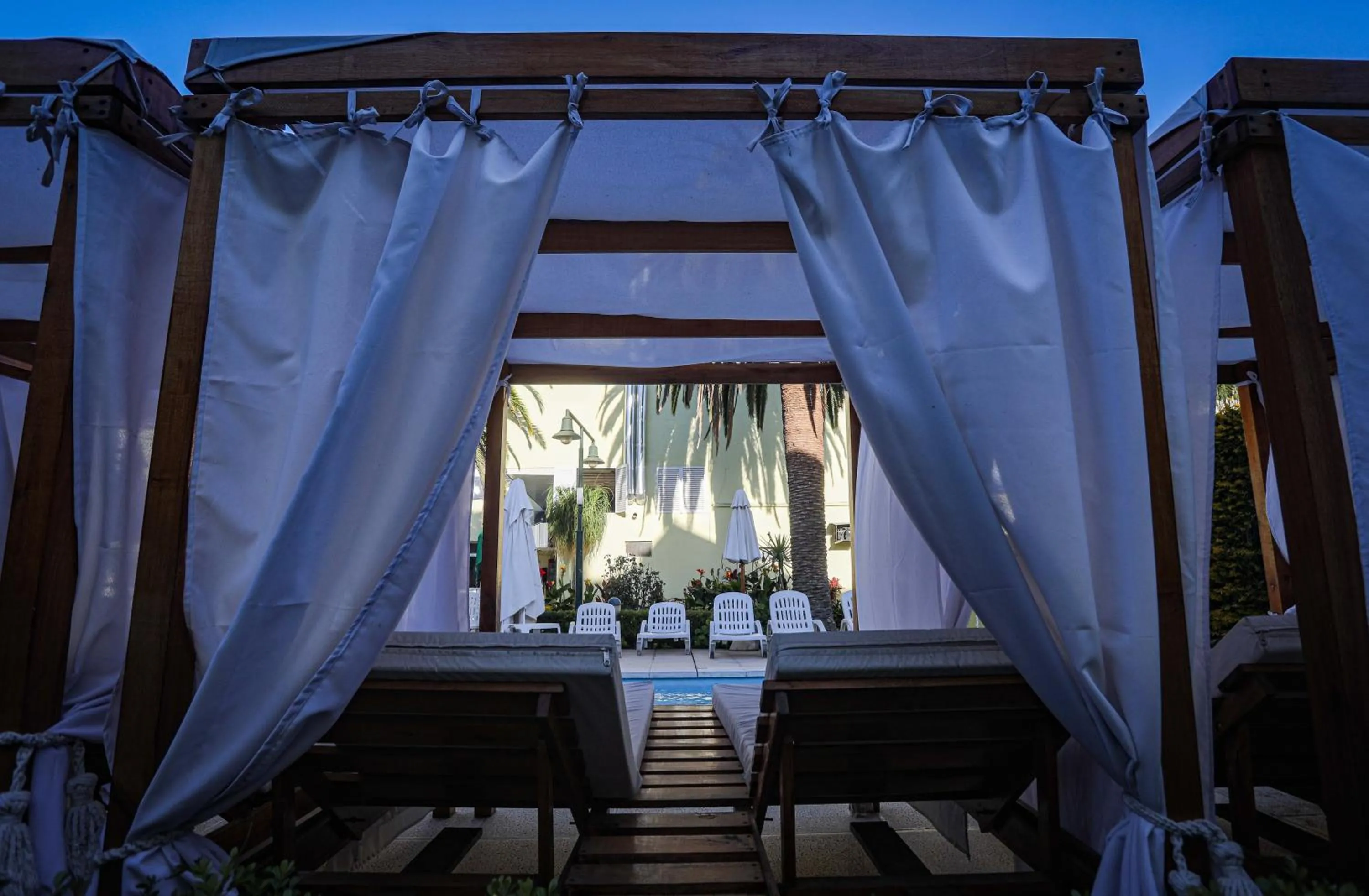 sunbed in Alto Verde Suite & Apart