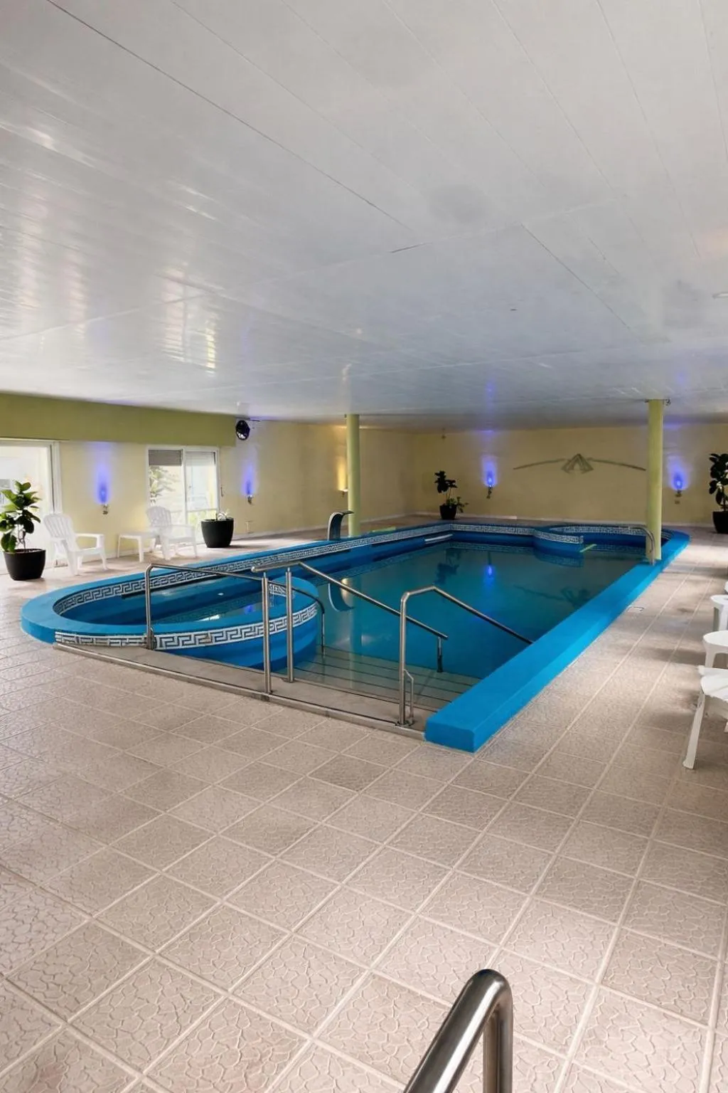 Swimming pool in Alto Verde Suite & Apart