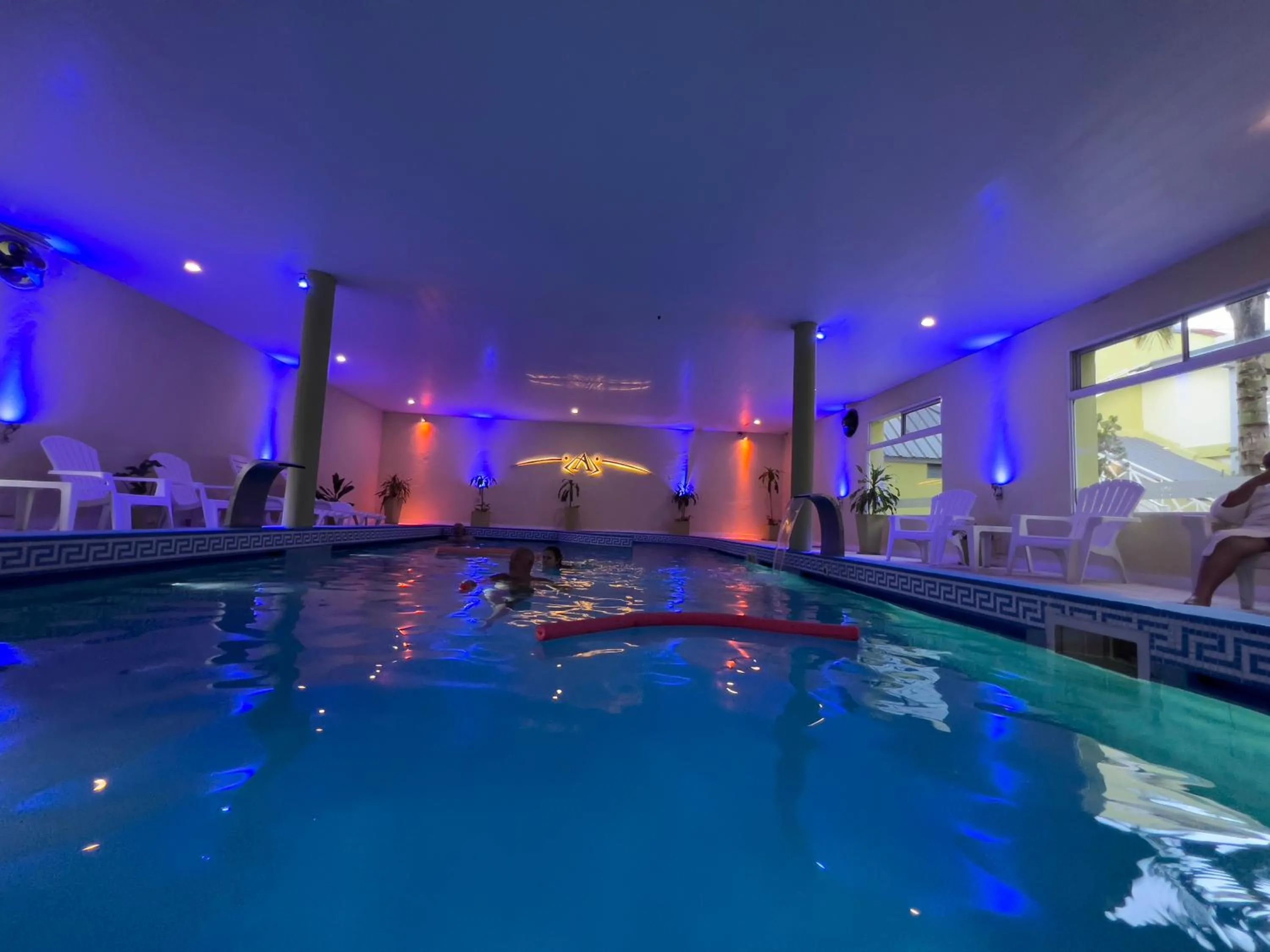 Swimming pool in Alto Verde Suite & Apart