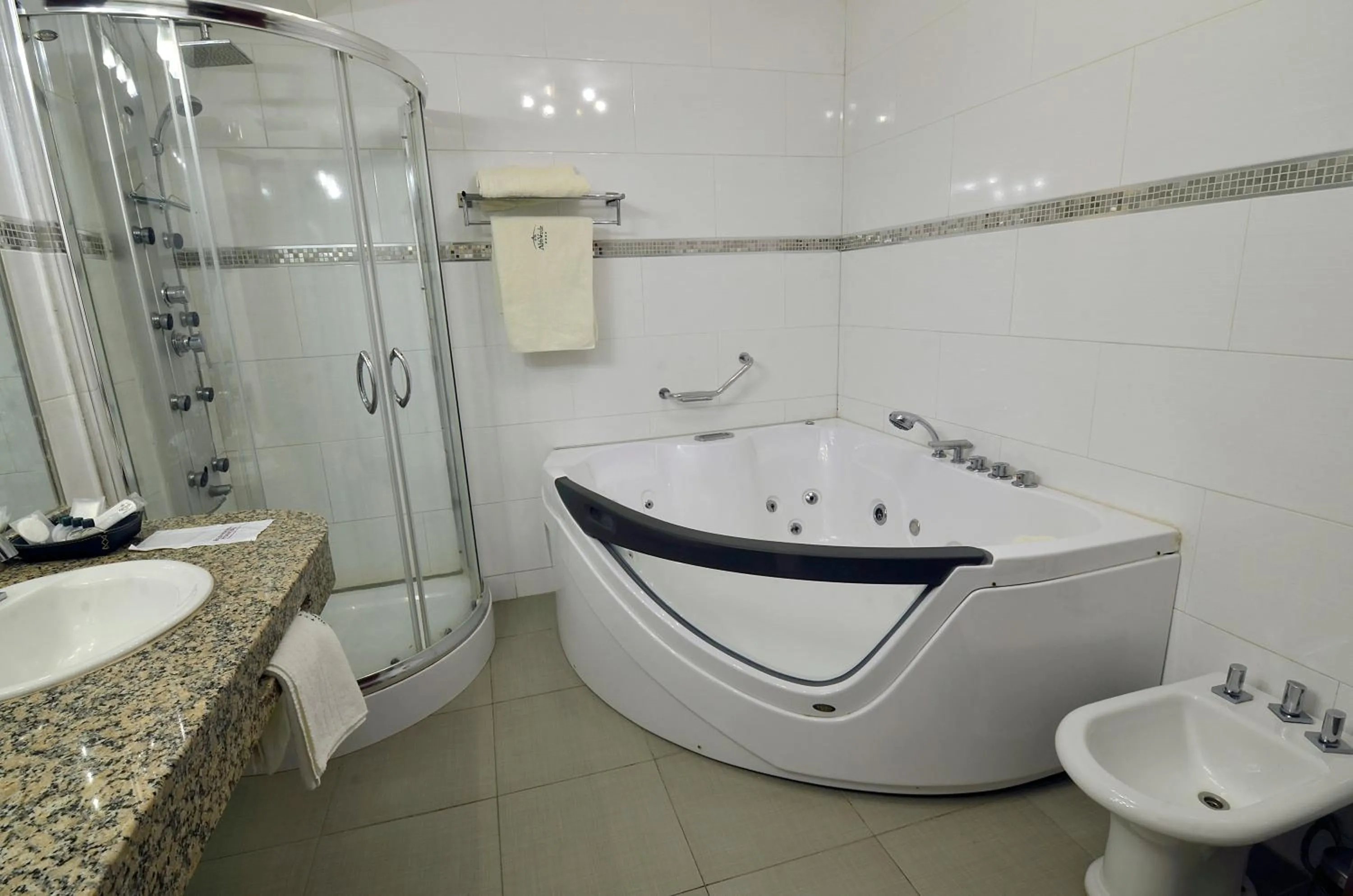 Bathroom in Alto Verde Suite & Apart