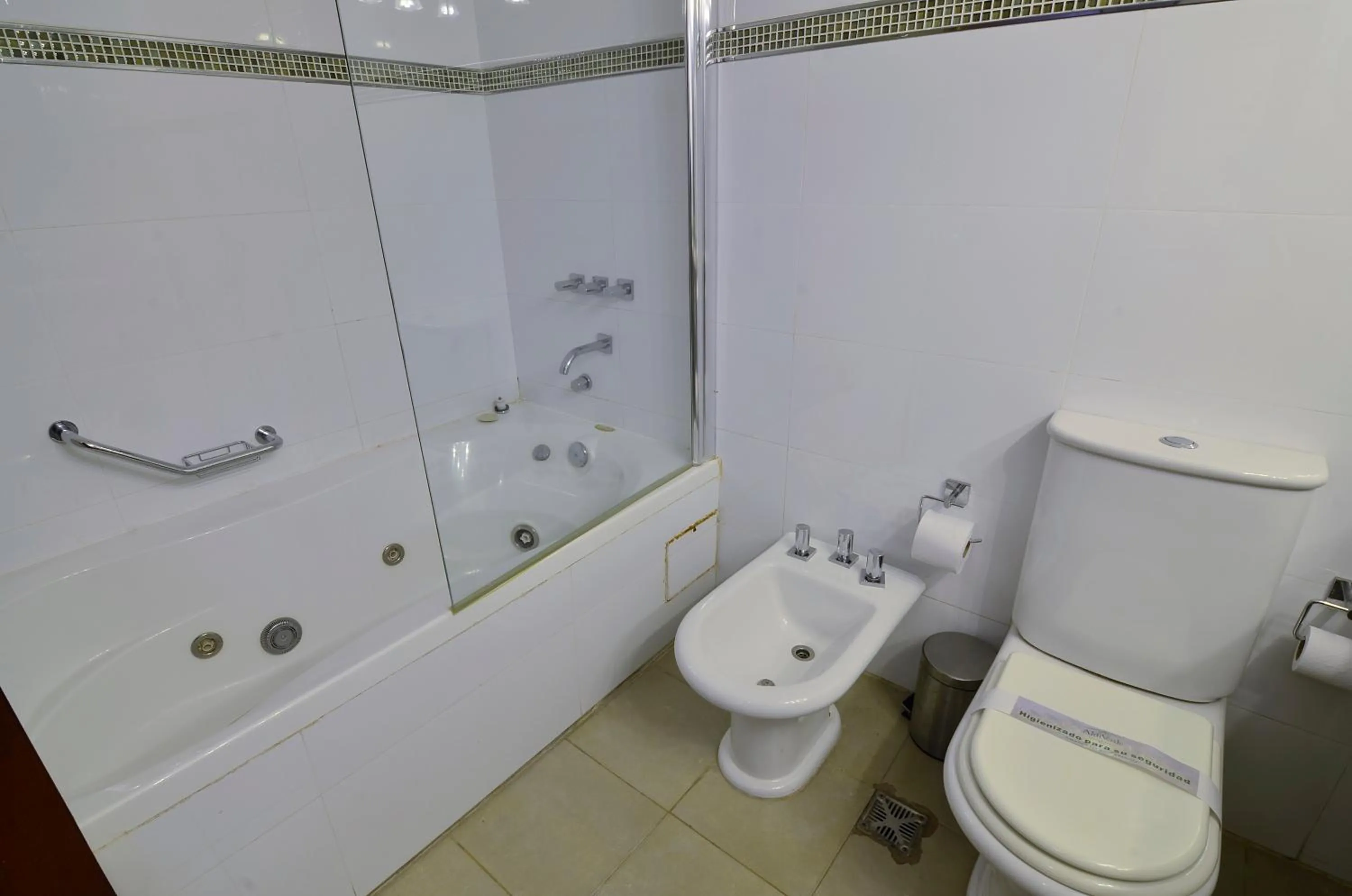 Hot Tub in Alto Verde Suite & Apart