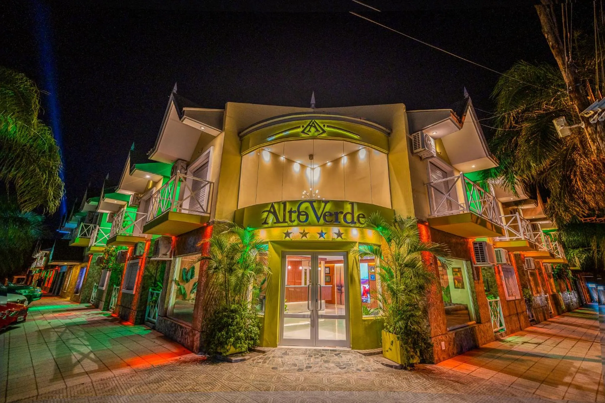 Property building in Alto Verde Suite & Apart