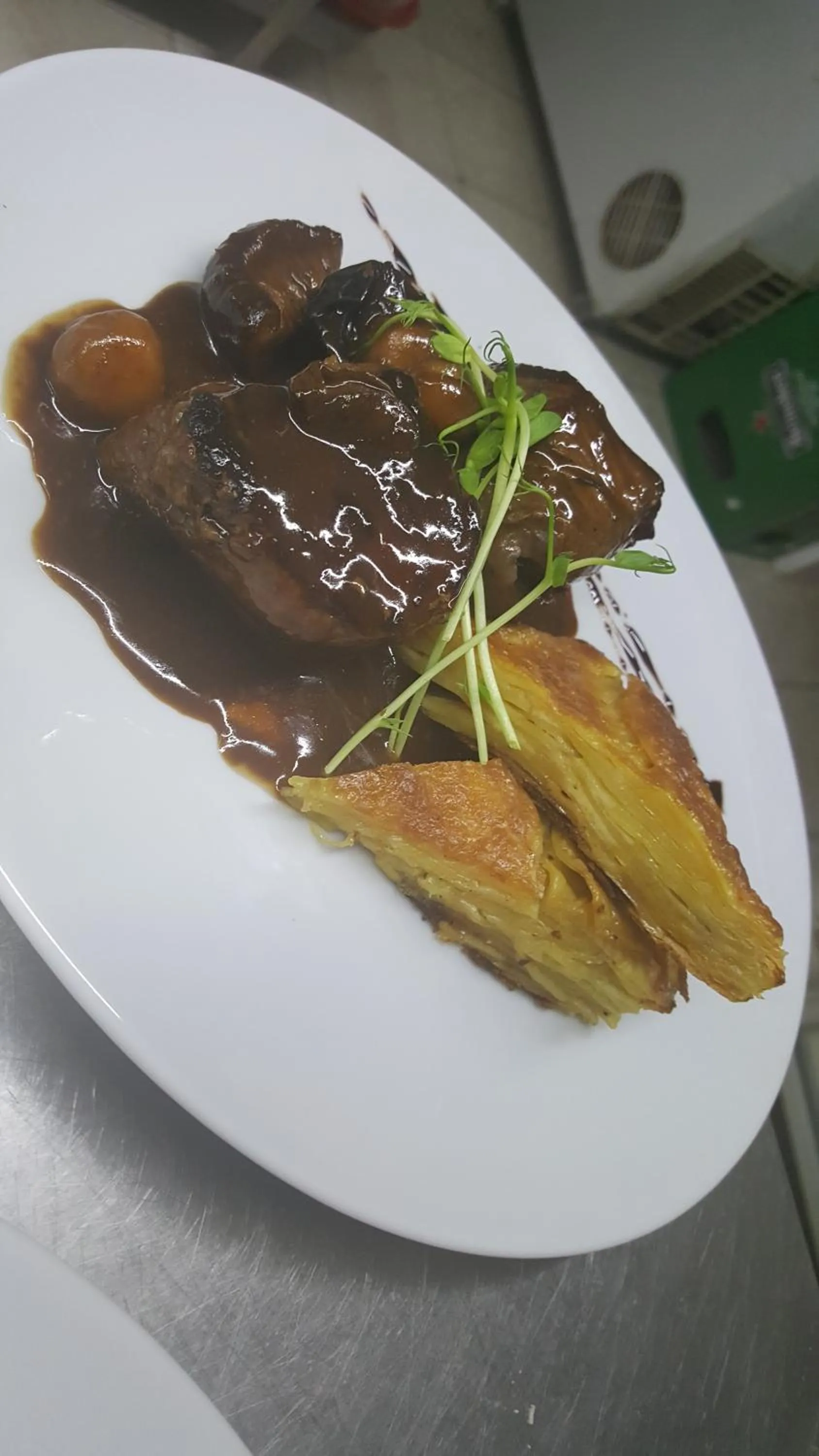 Restaurant/places to eat in Alto Verde Suite & Apart