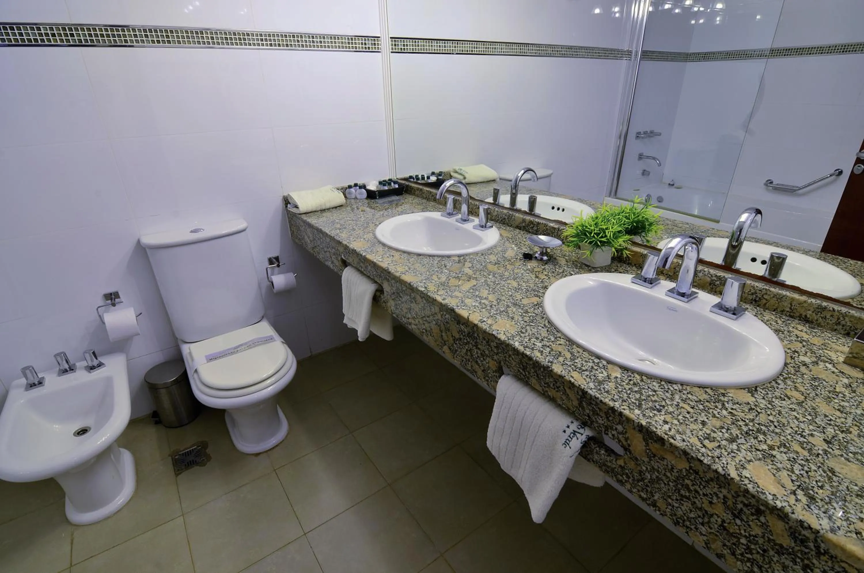 Hot Tub in Alto Verde Suite & Apart