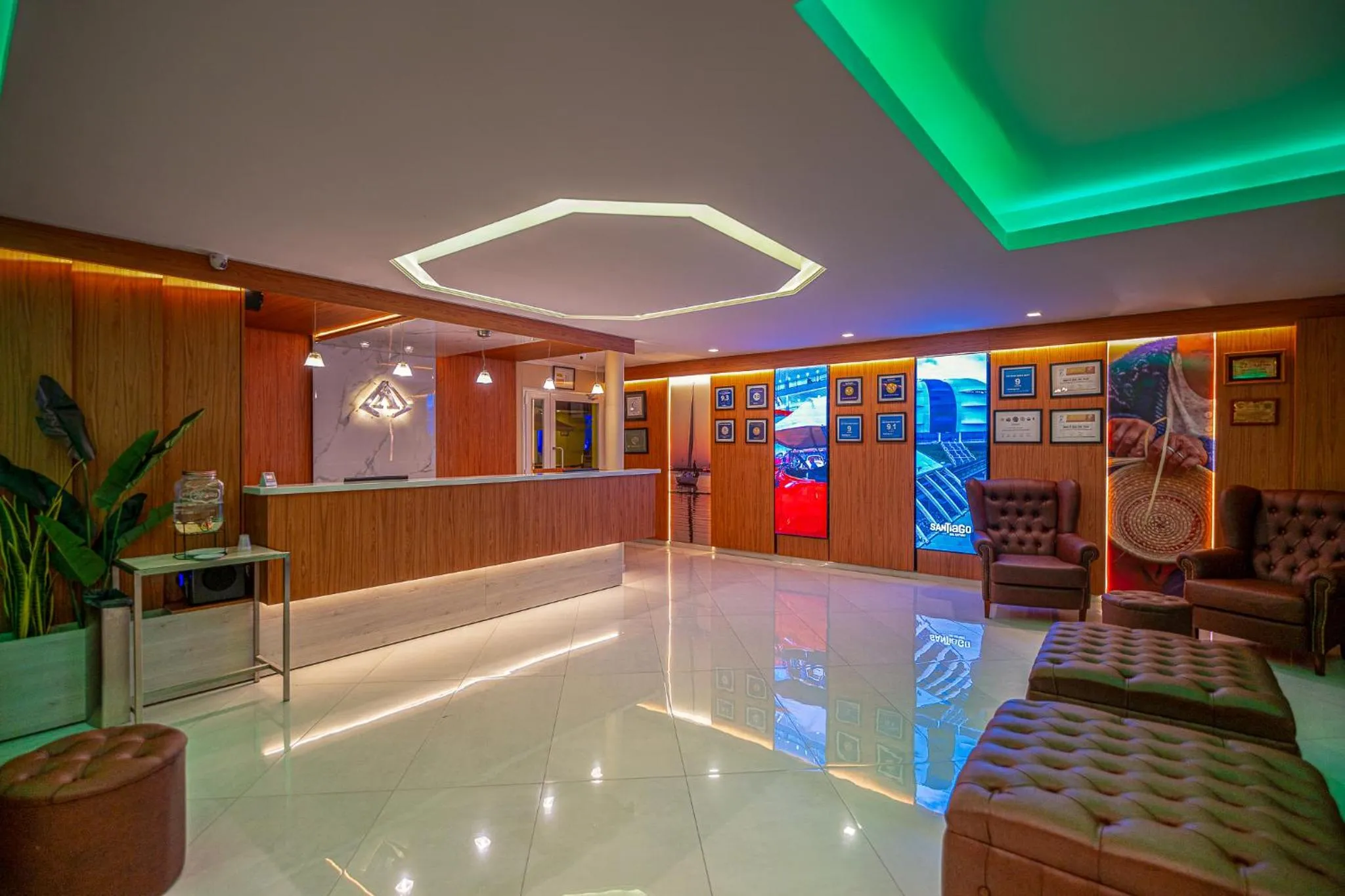 Lobby or reception in Alto Verde Suite & Apart