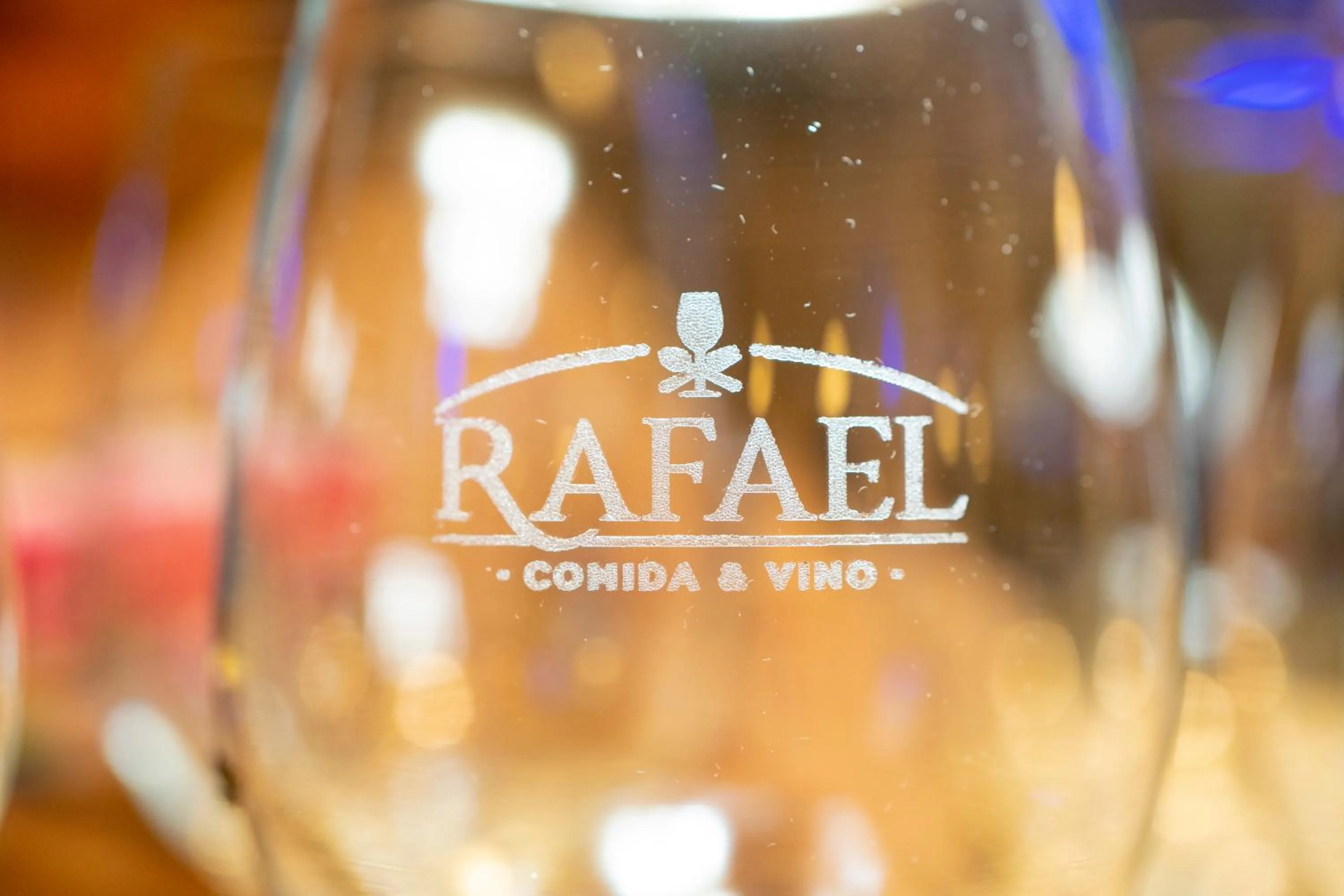 Restaurant/places to eat in Alto Verde Suite & Apart