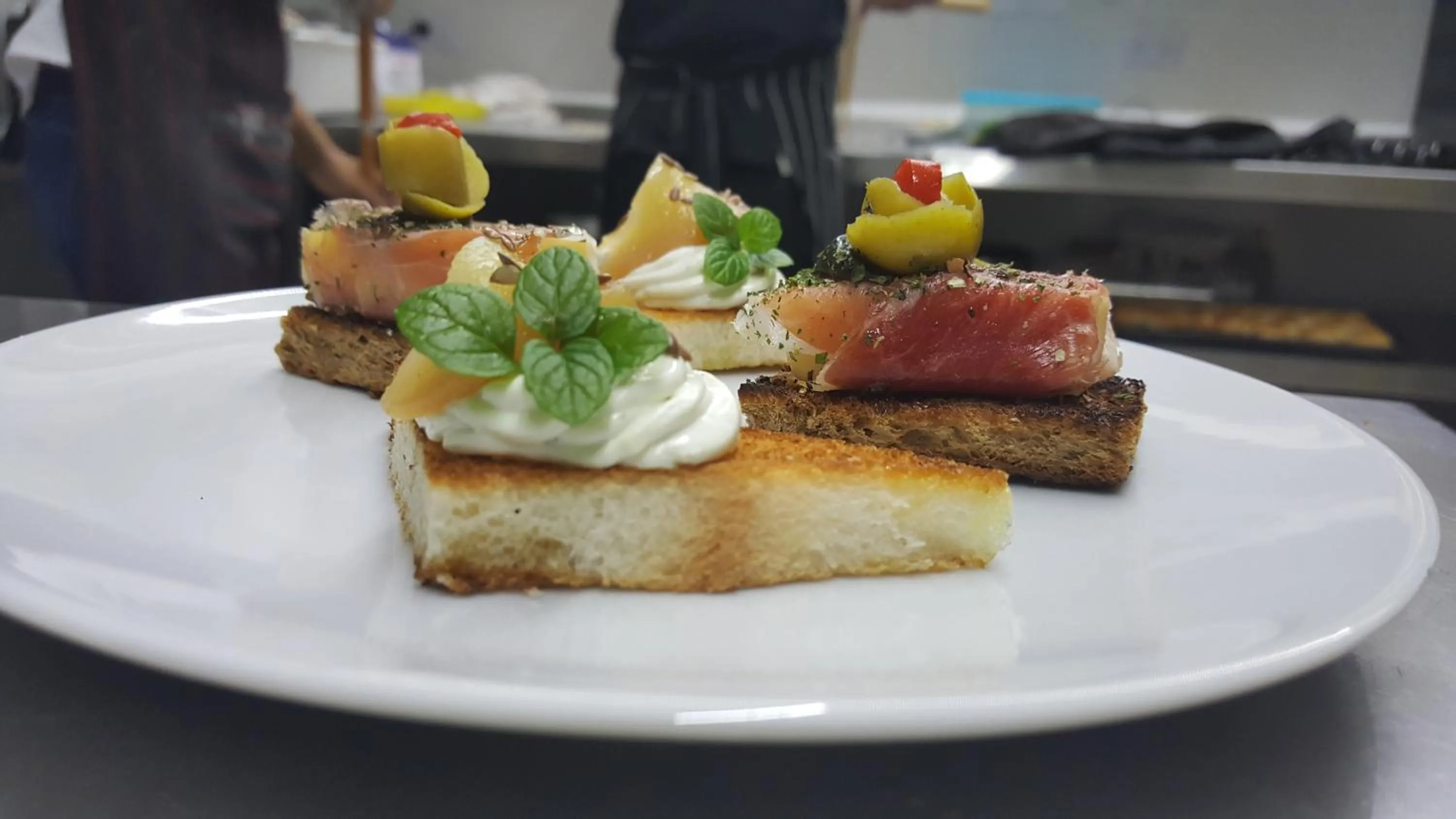 Restaurant/places to eat in Alto Verde Suite & Apart