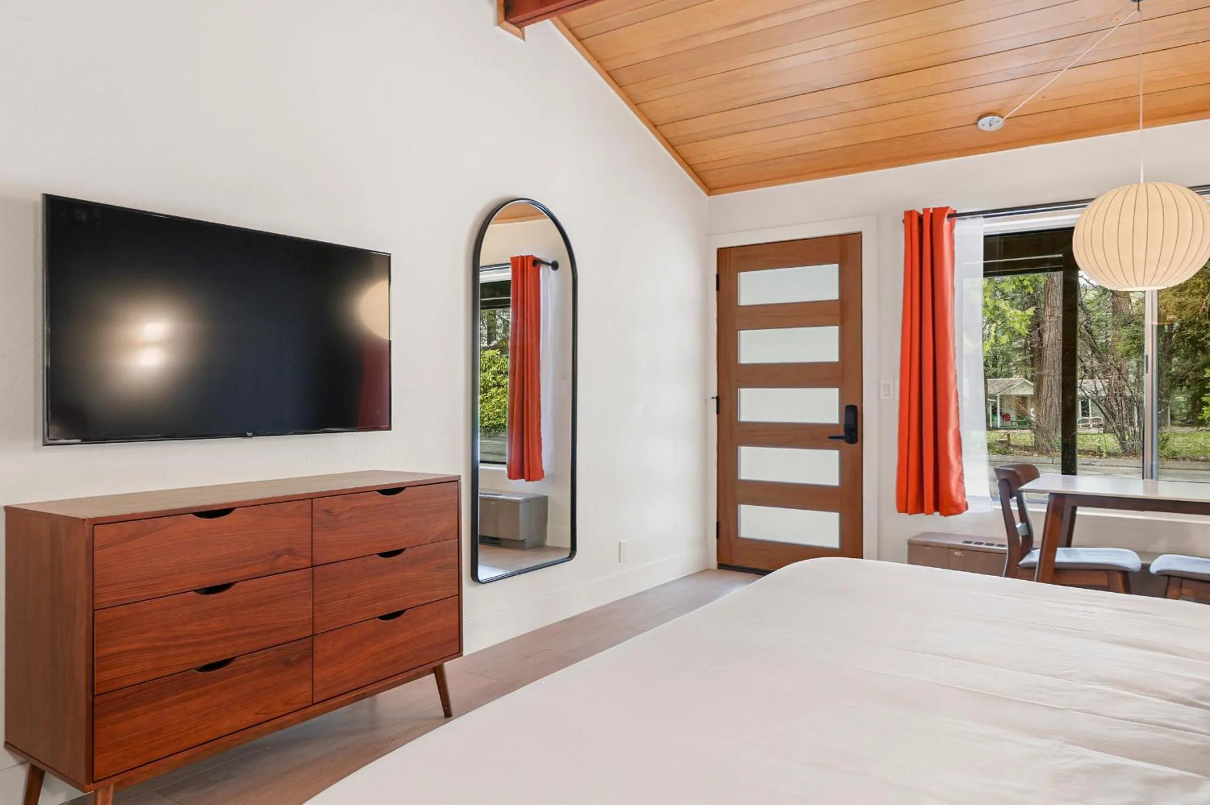 Bed in Cave Springs Resort