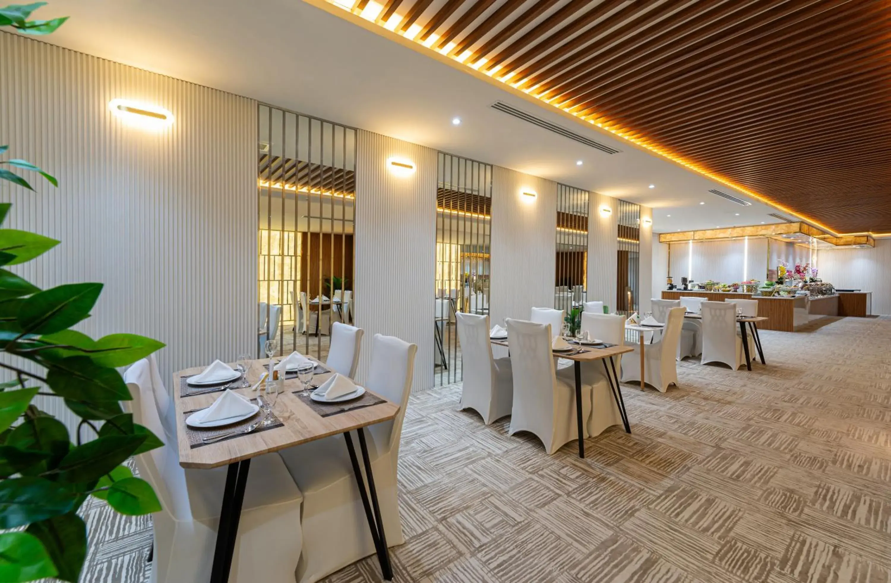 Restaurant/places to eat in Ross Hotel Restaurant/places to eat in Ross Hotel