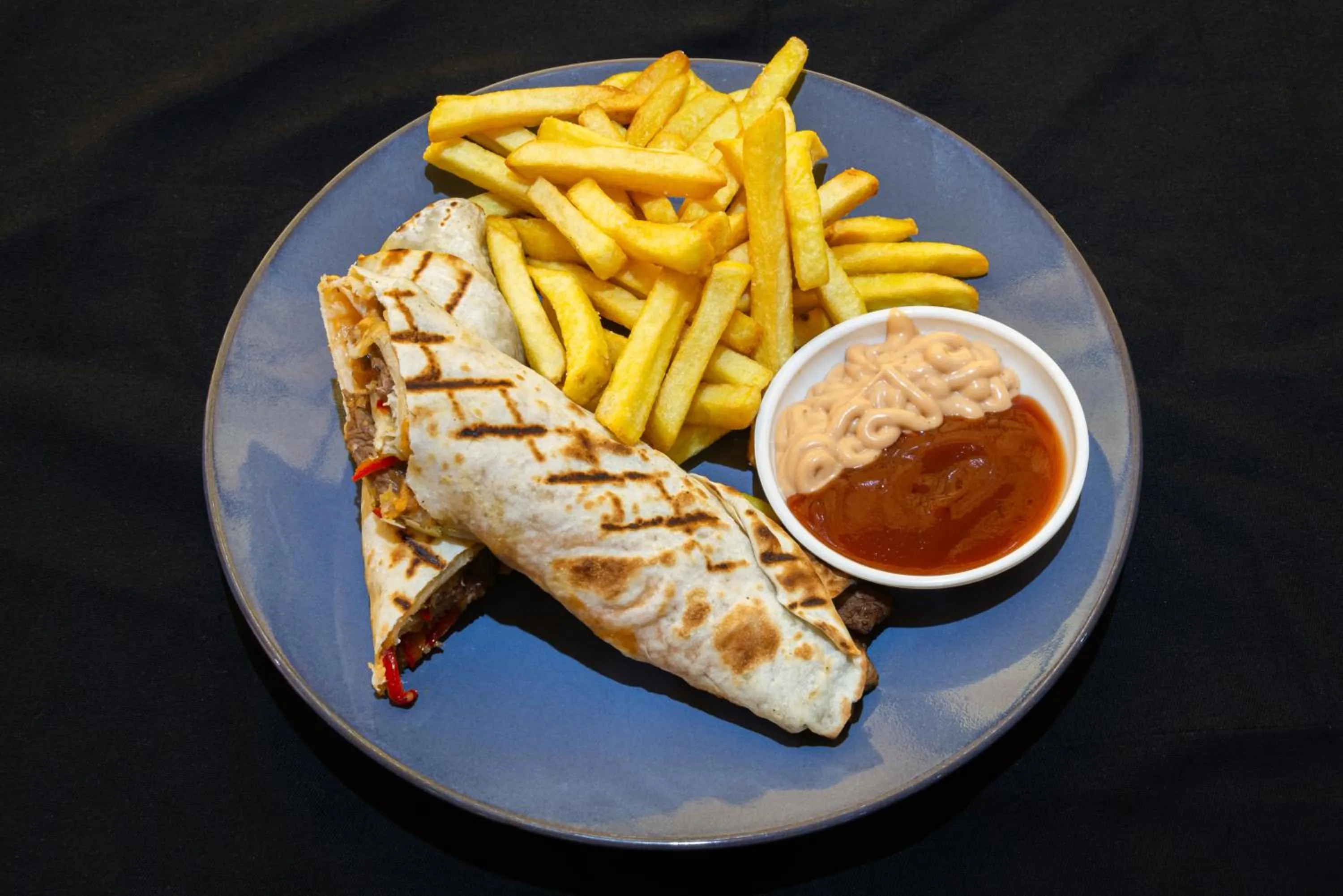 Restaurant/places to eat in Ross Hotel