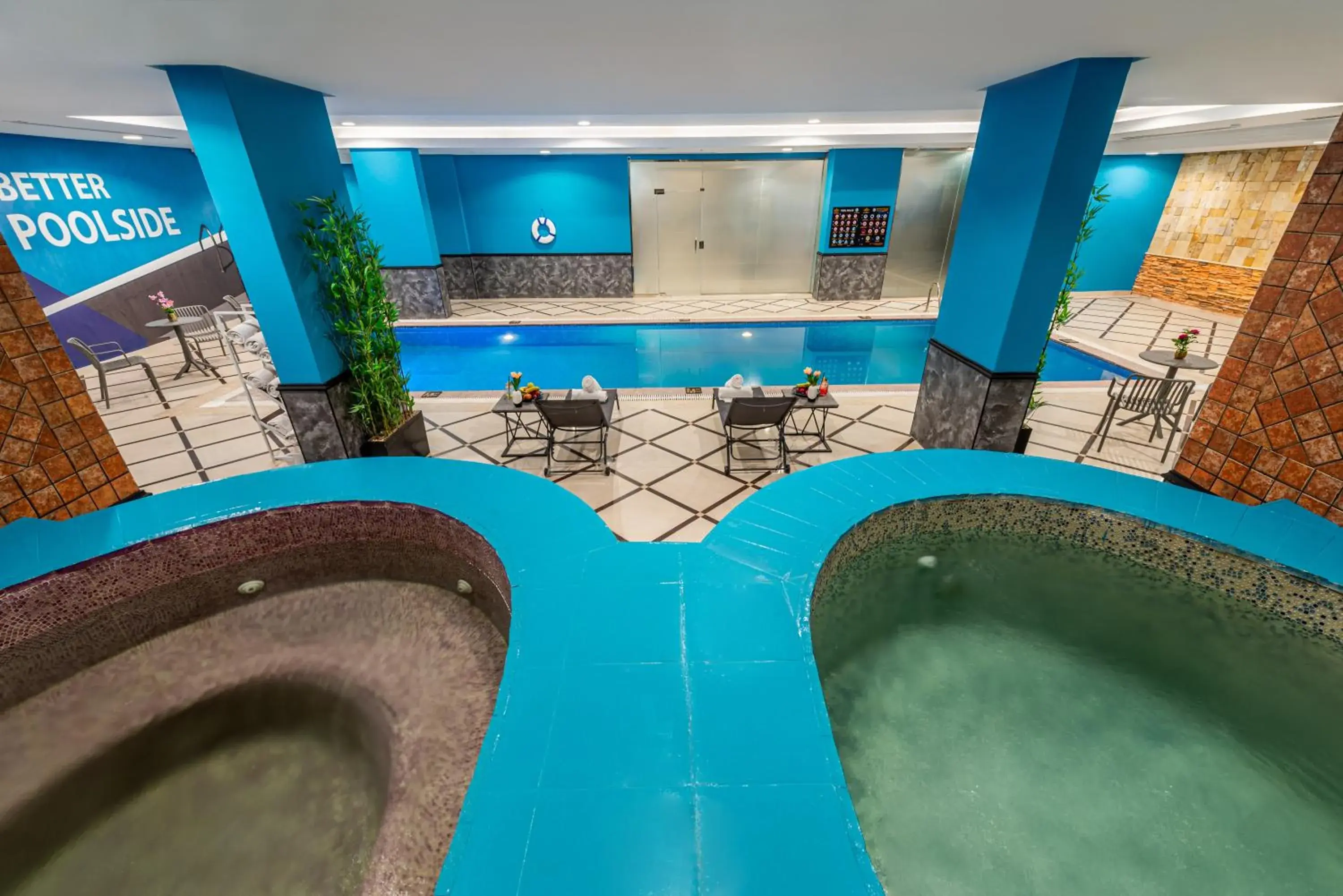 Swimming pool in Ross Hotel Swimming pool in Ross Hotel