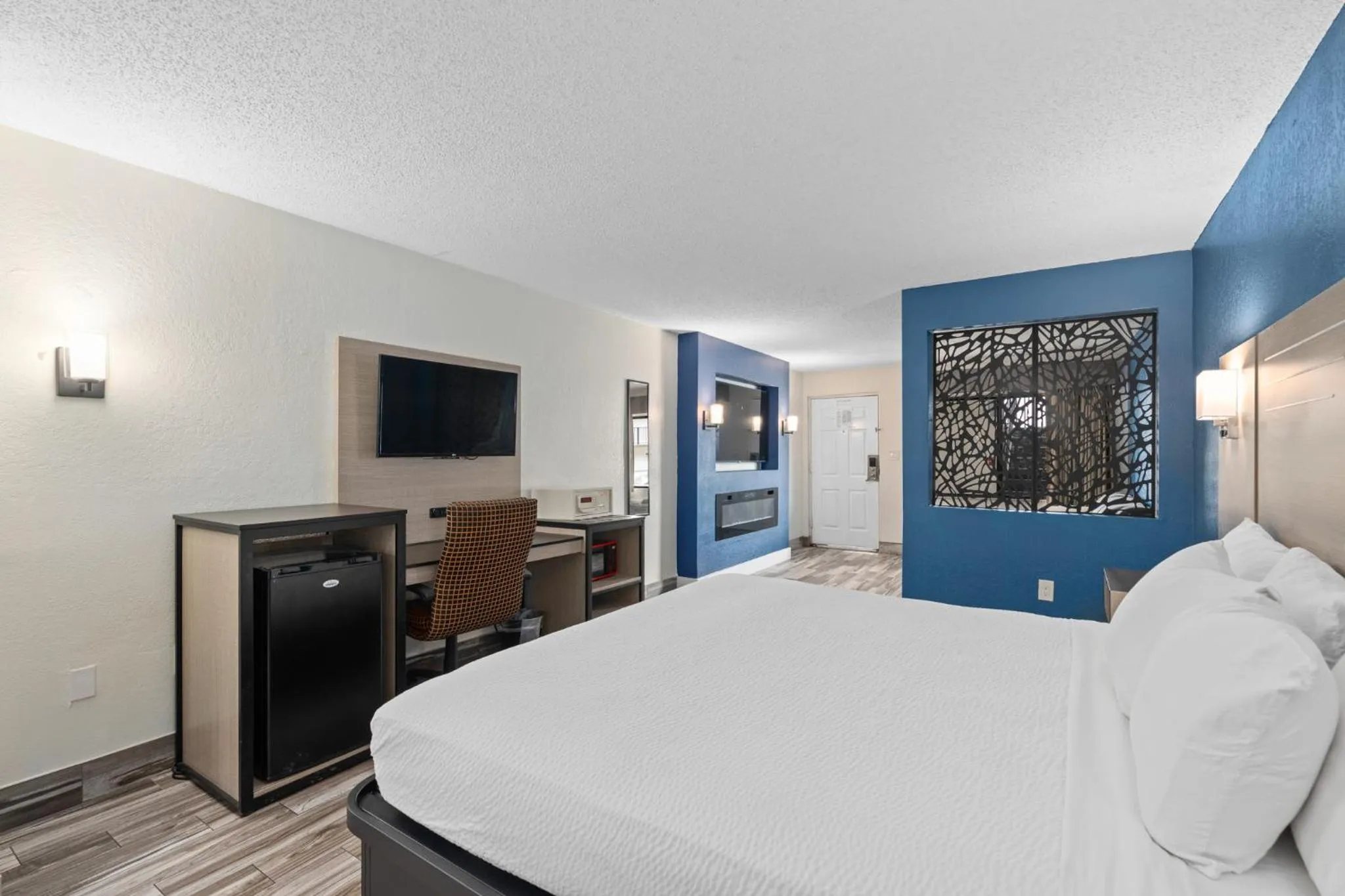 Bedroom, Bed in Baymont by Wyndham Orlando Downtown