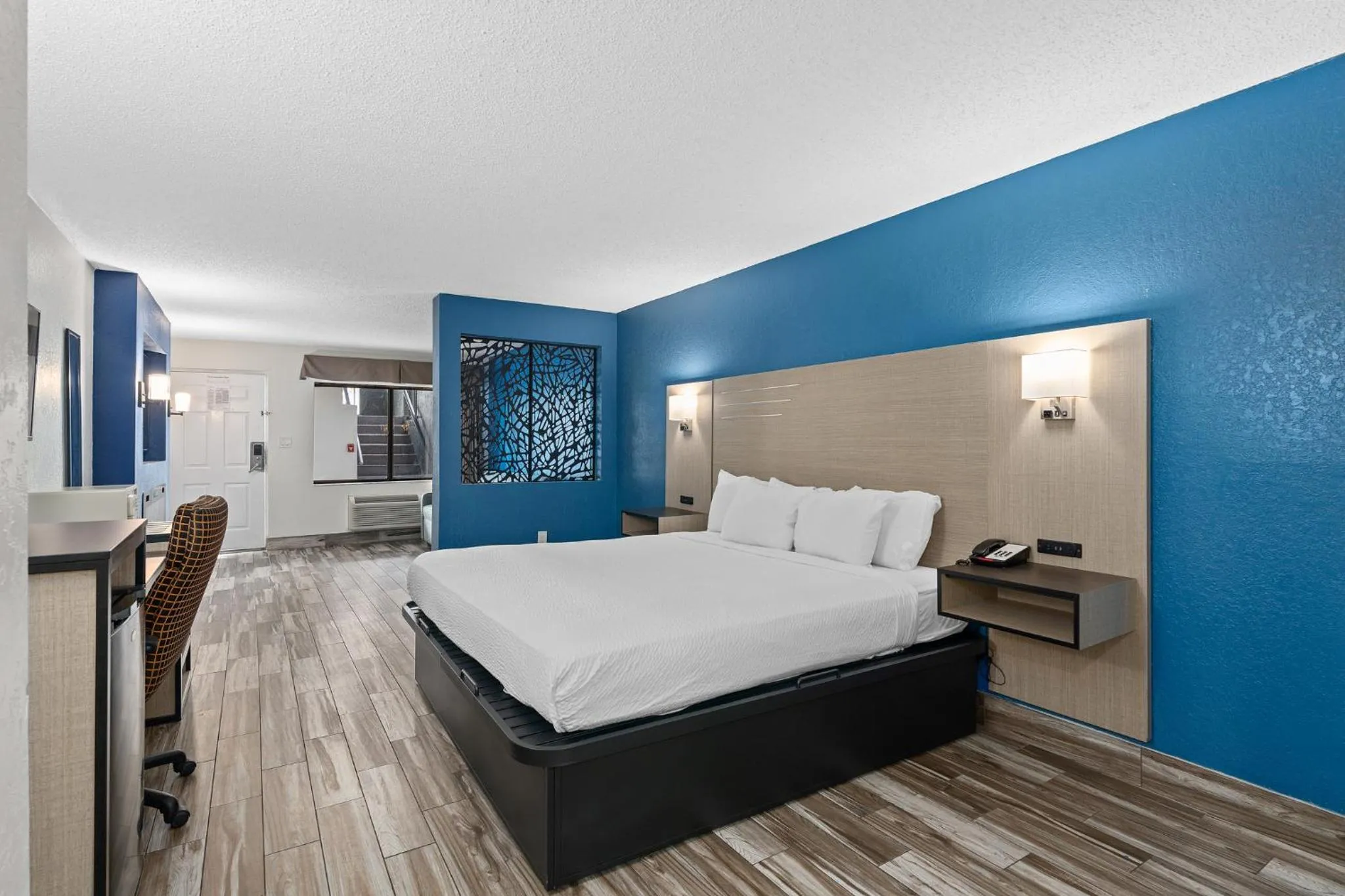 Bedroom, Bed in Baymont by Wyndham Orlando Downtown