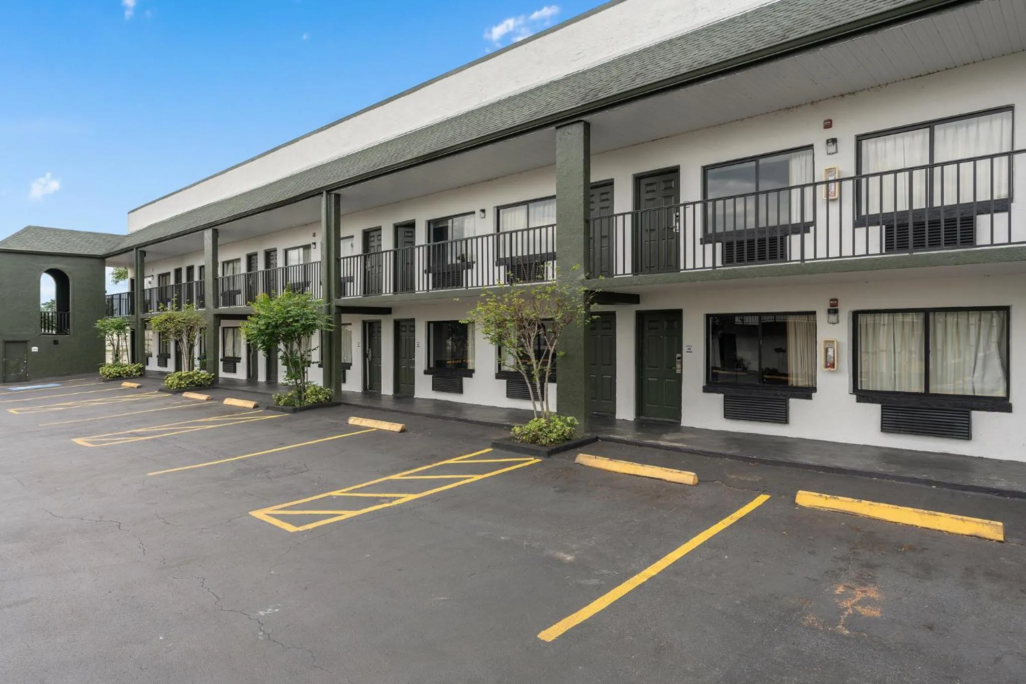 Property building in Baymont by Wyndham Orlando Downtown
