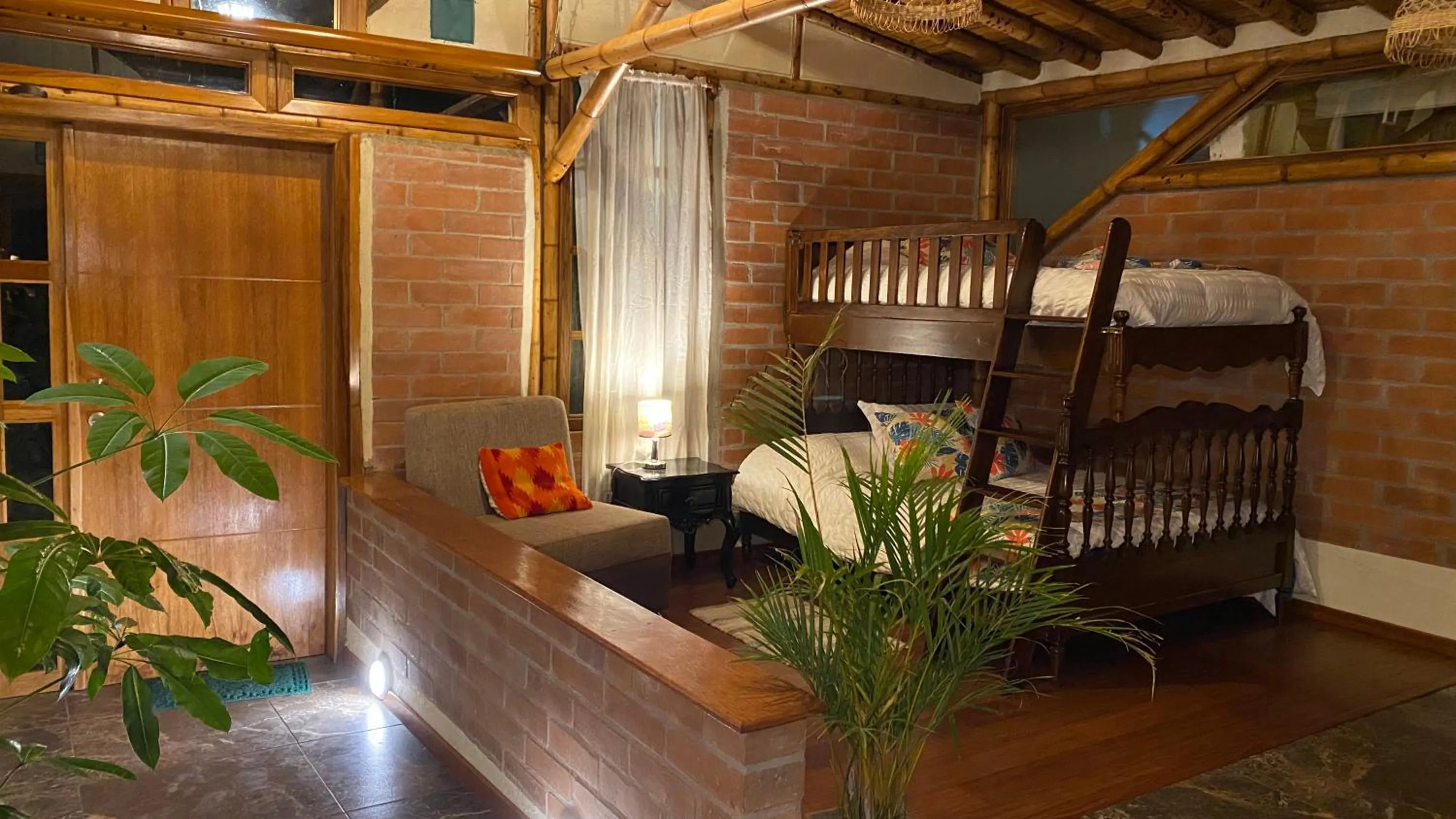 Photo of the whole room, Bed in Hostería Colibri Aeropuerto