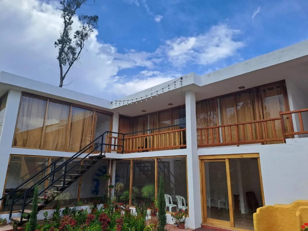 Property building in Hostería Colibri Aeropuerto