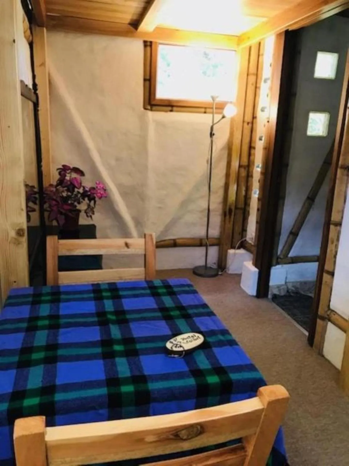 Decorative detail, Bed in Hostería Colibri Aeropuerto