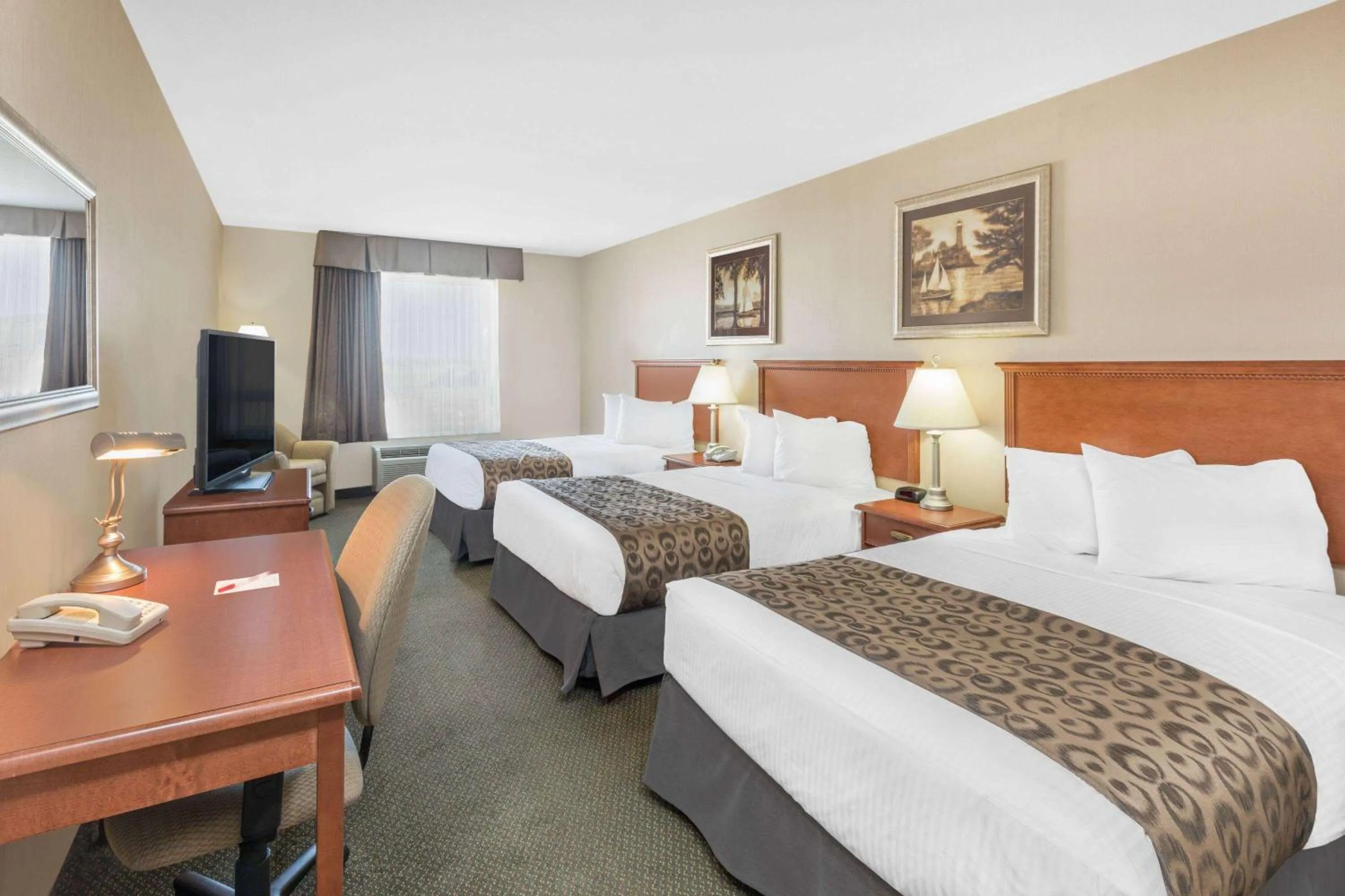 Photo of the whole room, Bed in Ramada by Wyndham Clairmont/Grande Prairie