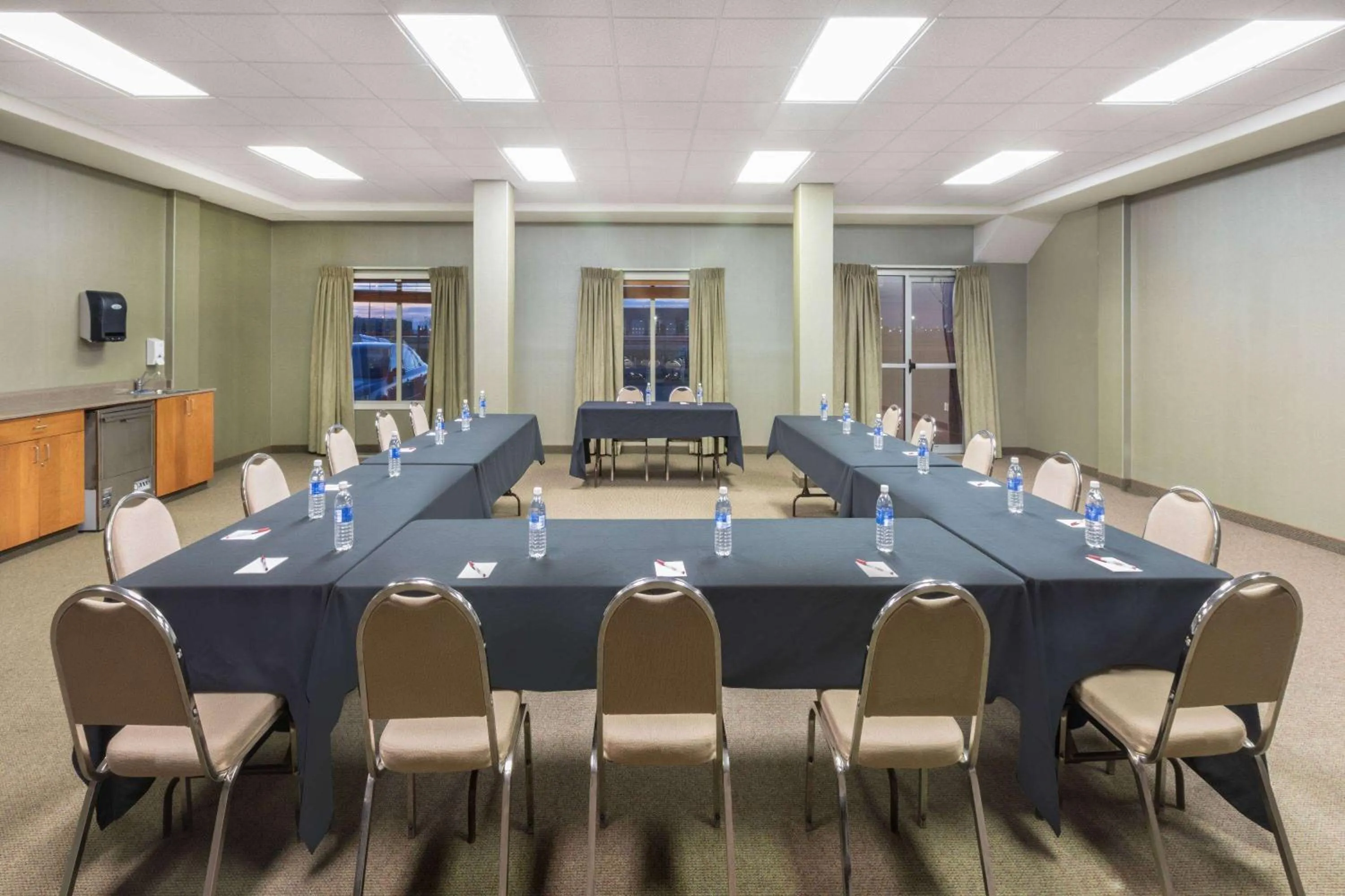 Meeting/conference room in Ramada by Wyndham Clairmont/Grande Prairie