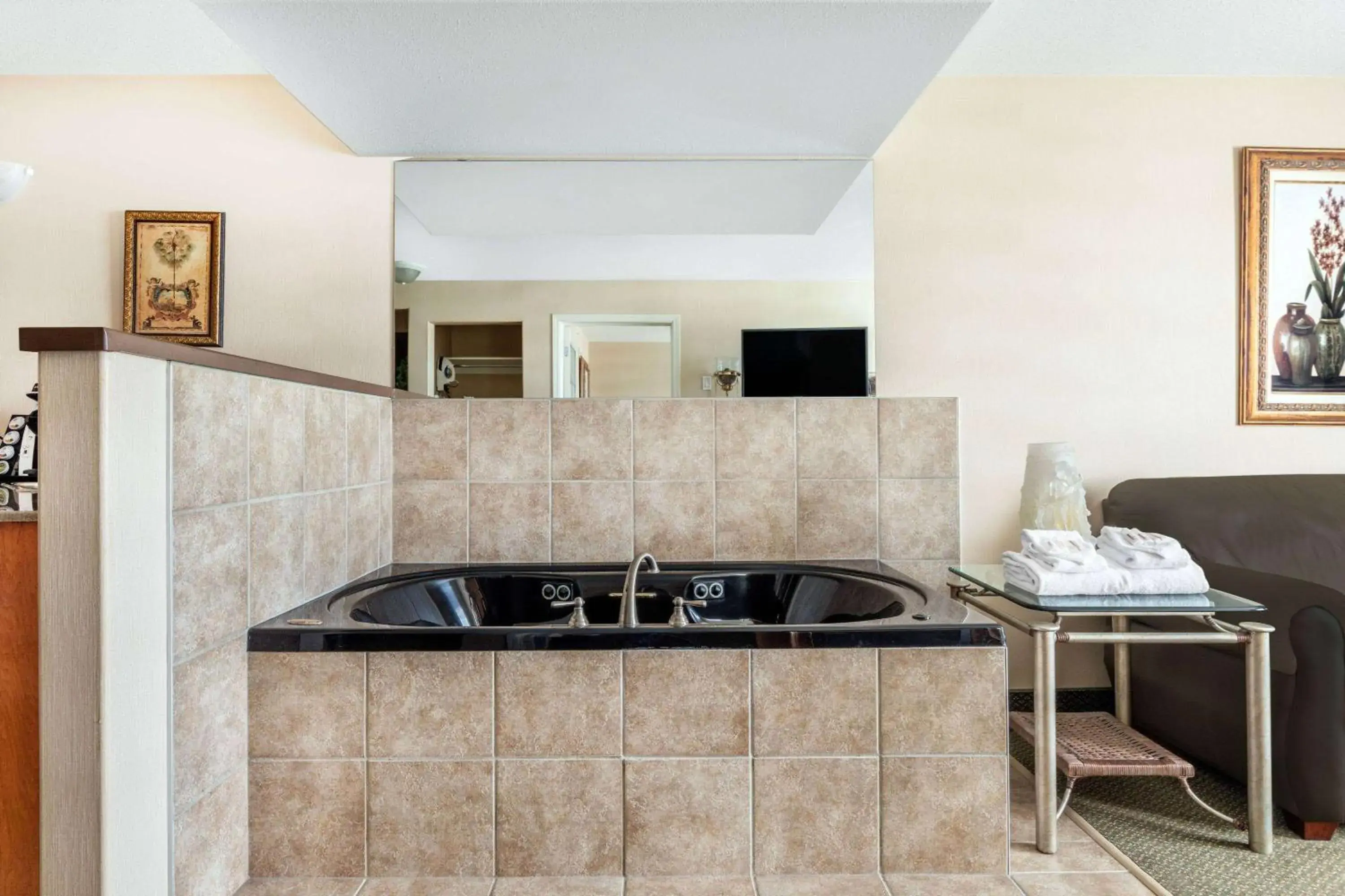 Photo of the whole room in Ramada by Wyndham Clairmont/Grande Prairie Photo of the whole room in Ramada by Wyndham Clairmont/Grande Prairie