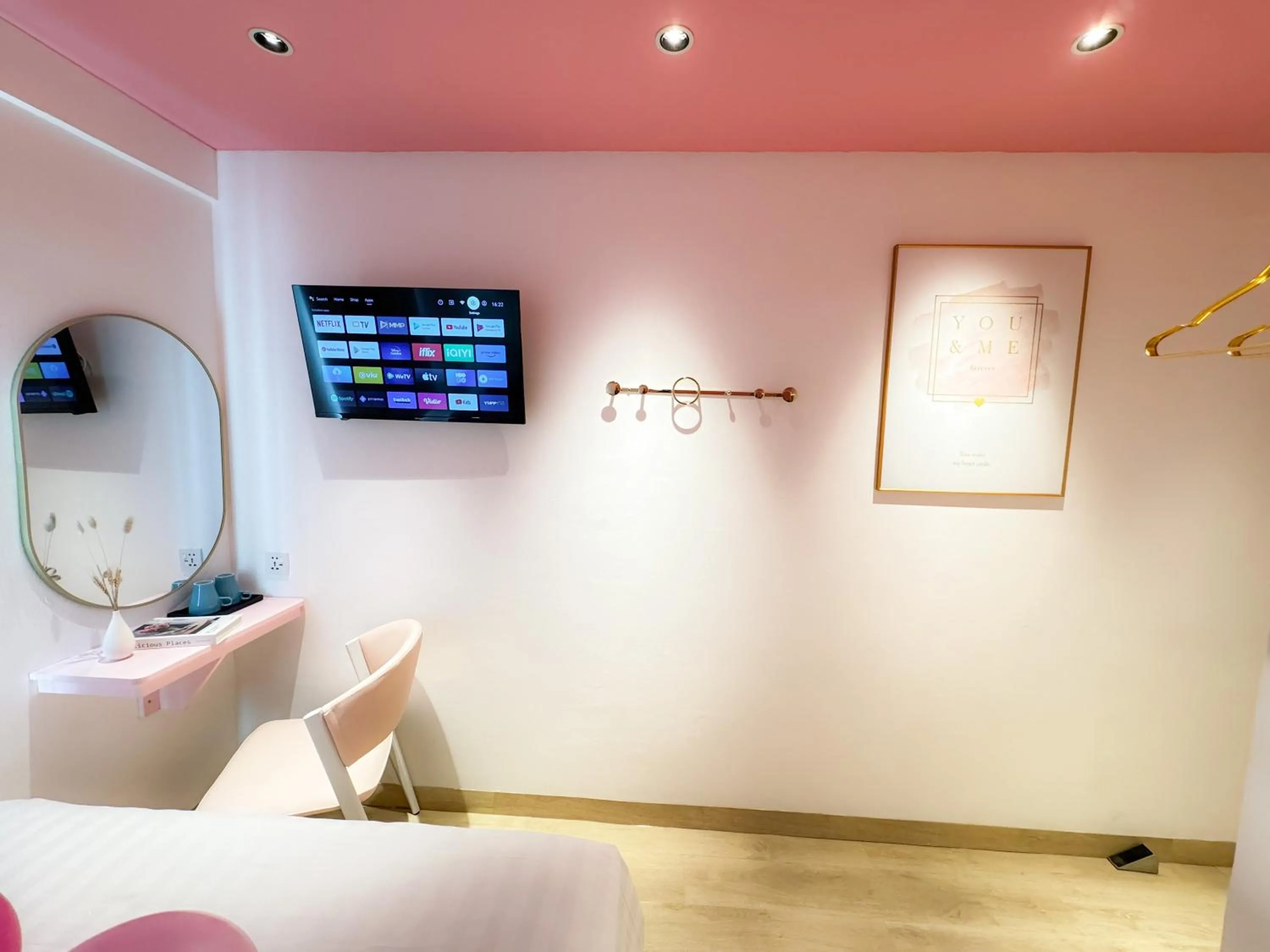 TV and multimedia in Apple 1 Hotel Gurney