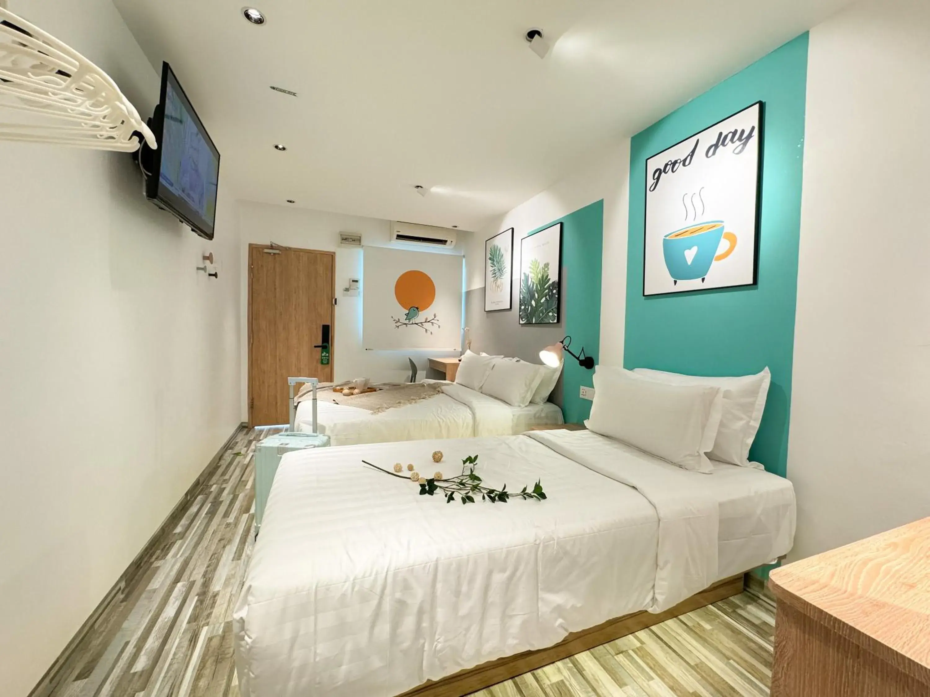 View (from property/room), Bed in Apple 1 Hotel Gurney View (from property/room), Bed in Apple 1 Hotel Gurney