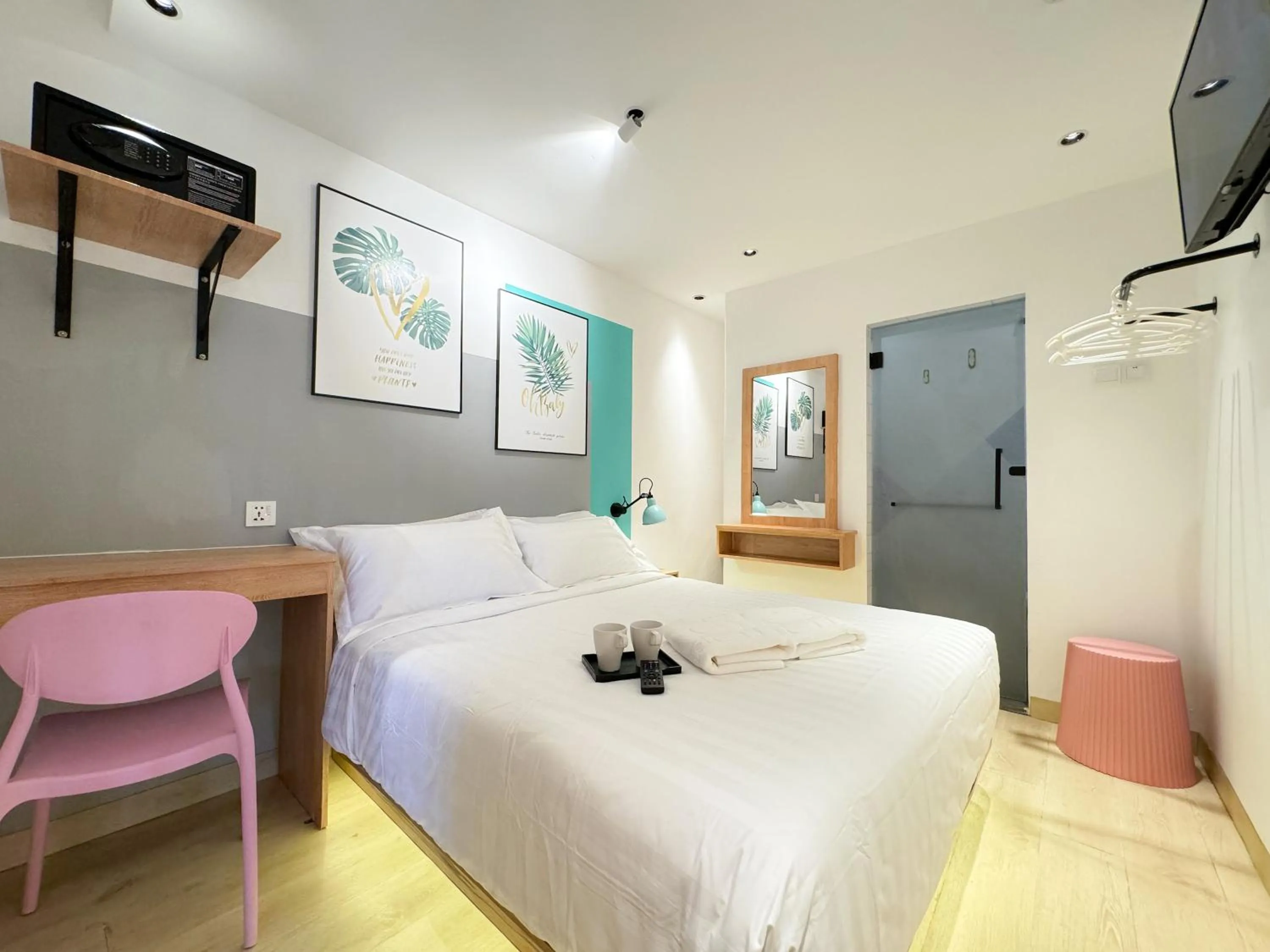 Bed in Apple 1 Hotel Gurney