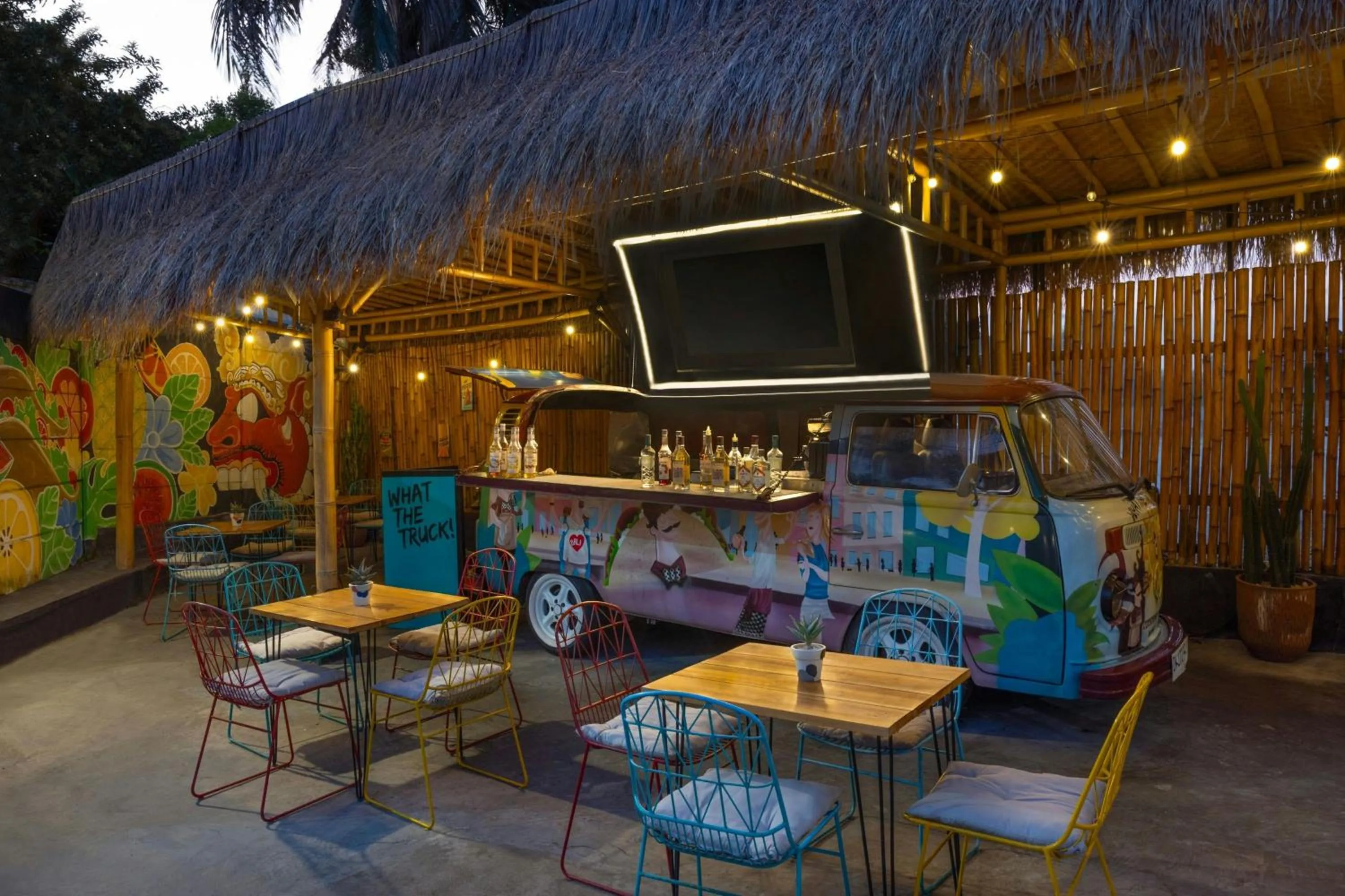 Restaurant/places to eat in Courtyard by Marriott Bali Seminyak Resort