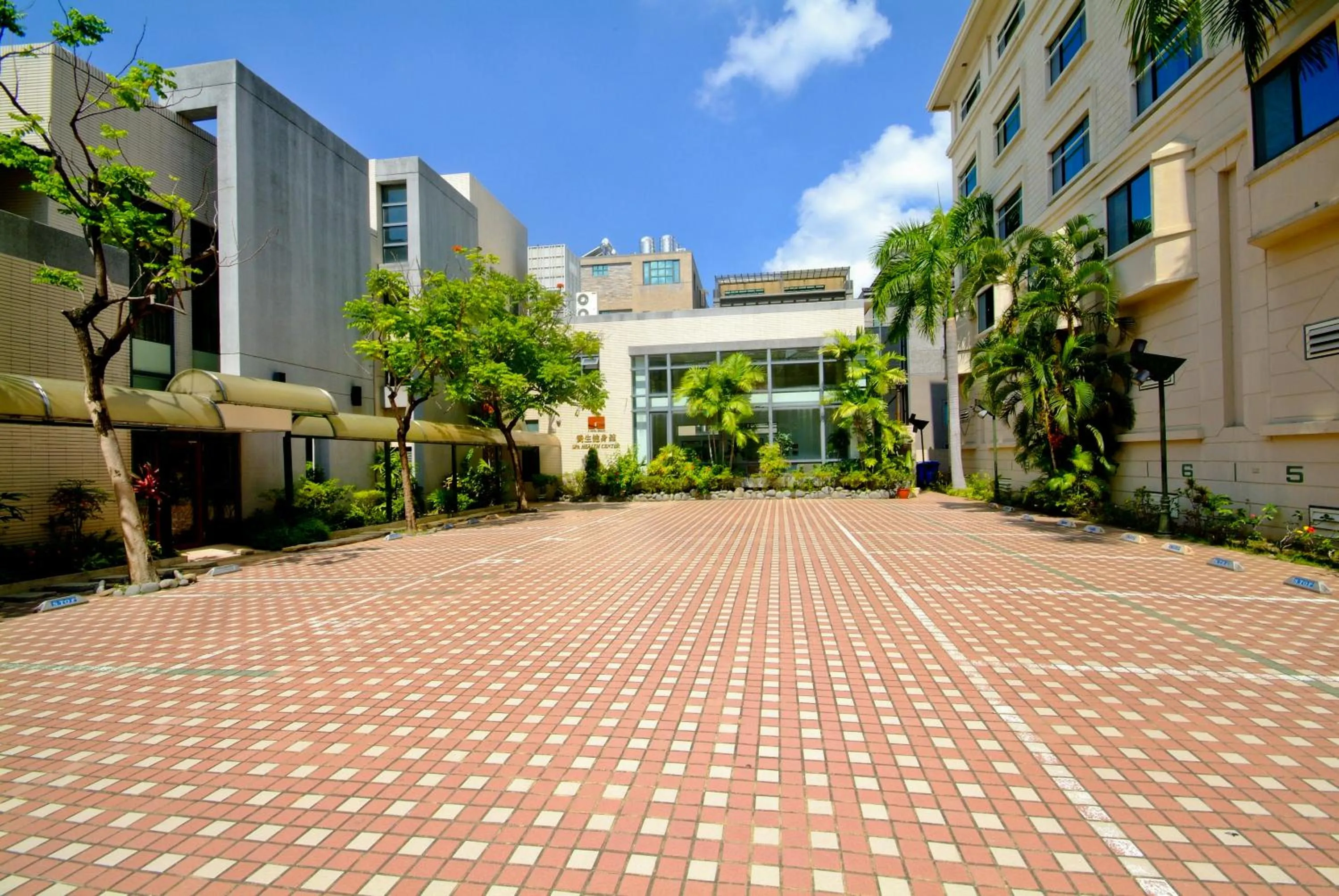 Area and facilities in F Hotel Tainan