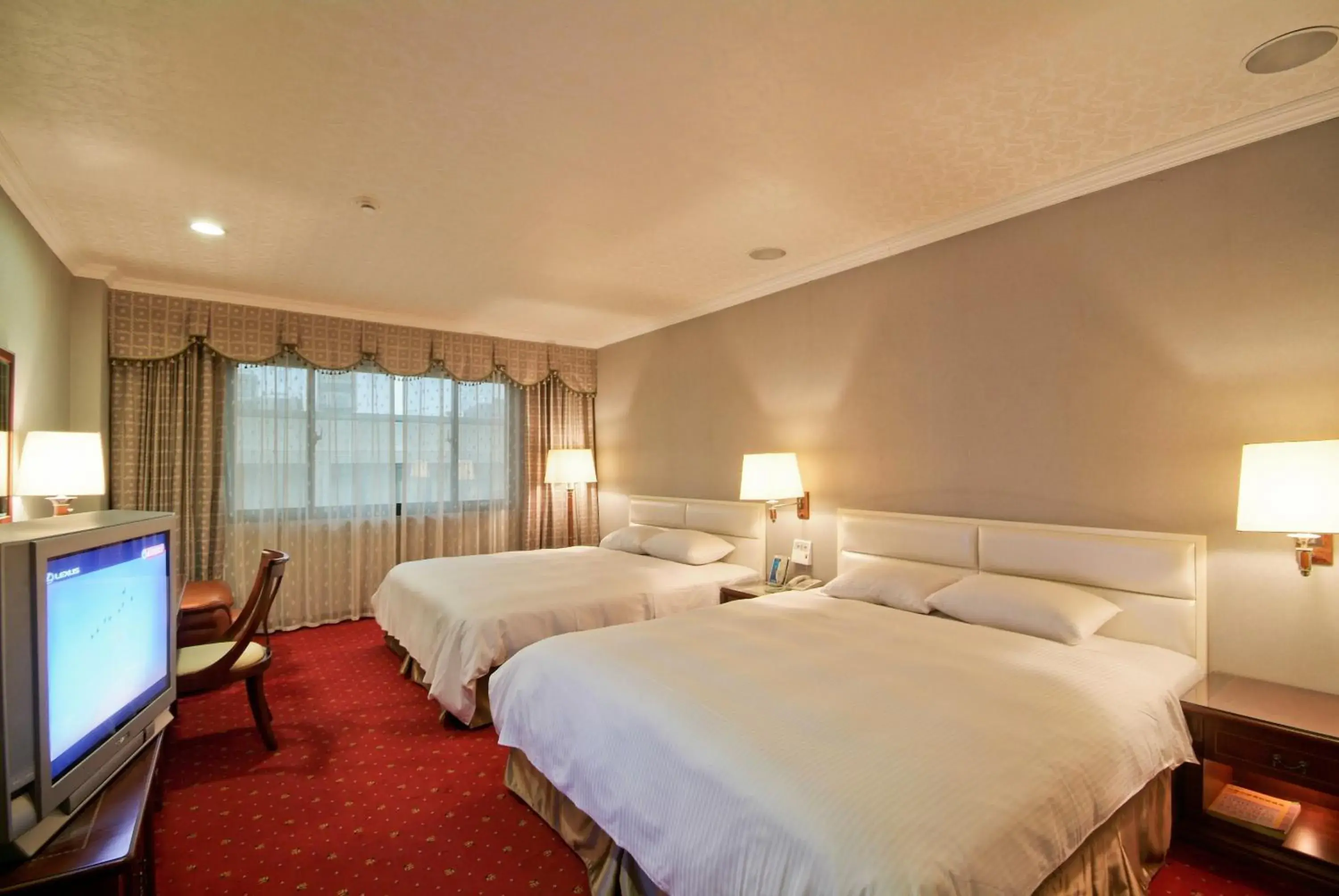 Photo of the whole room, Bed in F Hotel Tainan Photo of the whole room, Bed in F Hotel Tainan