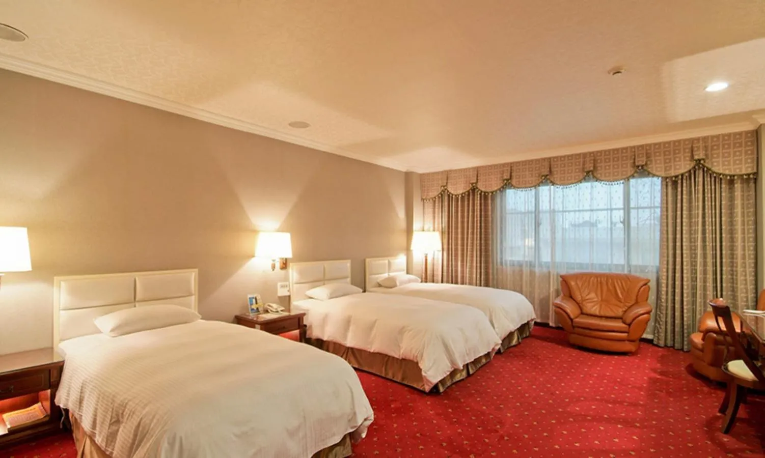 Bed in F Hotel Tainan