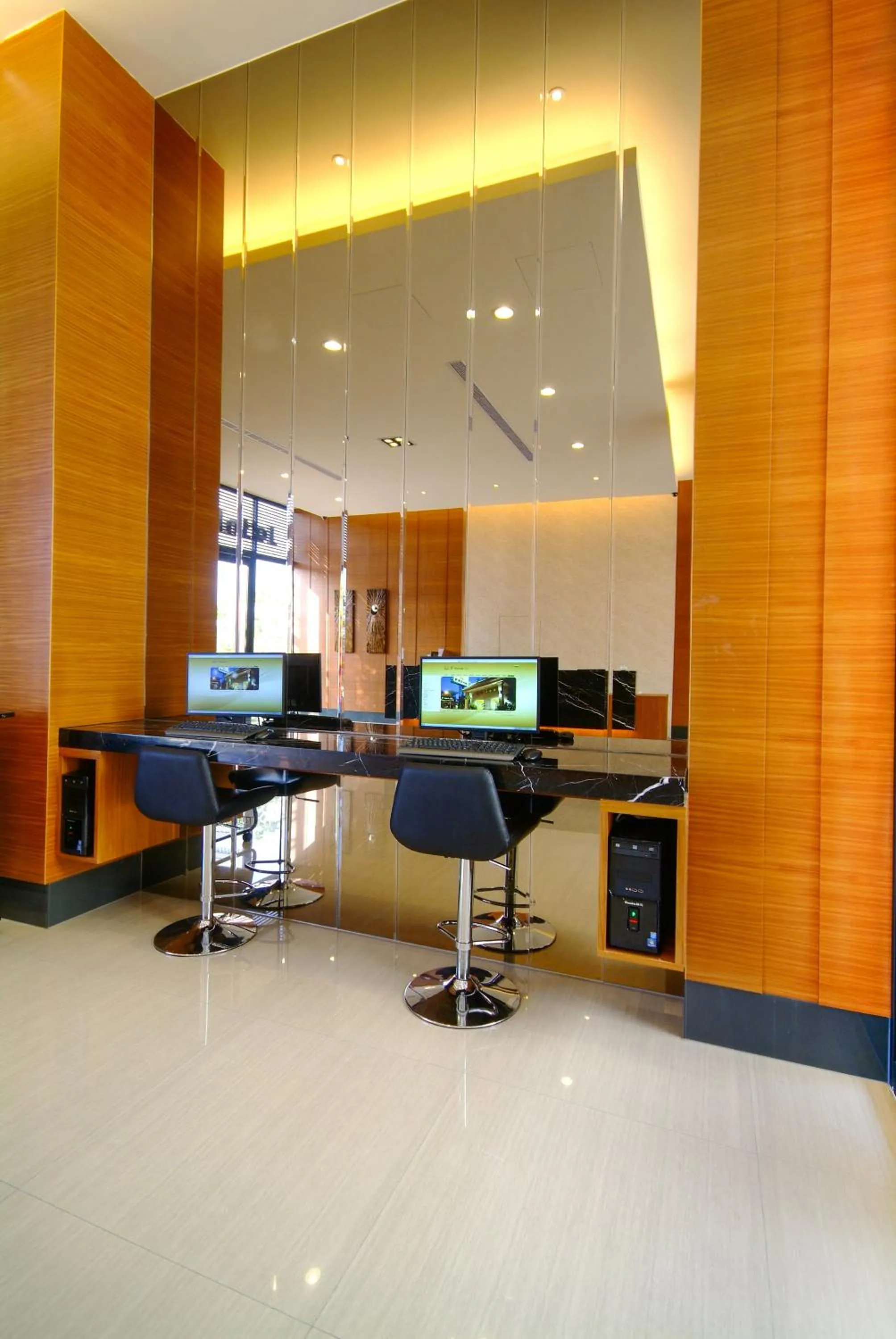 TV and multimedia in F Hotel Tainan