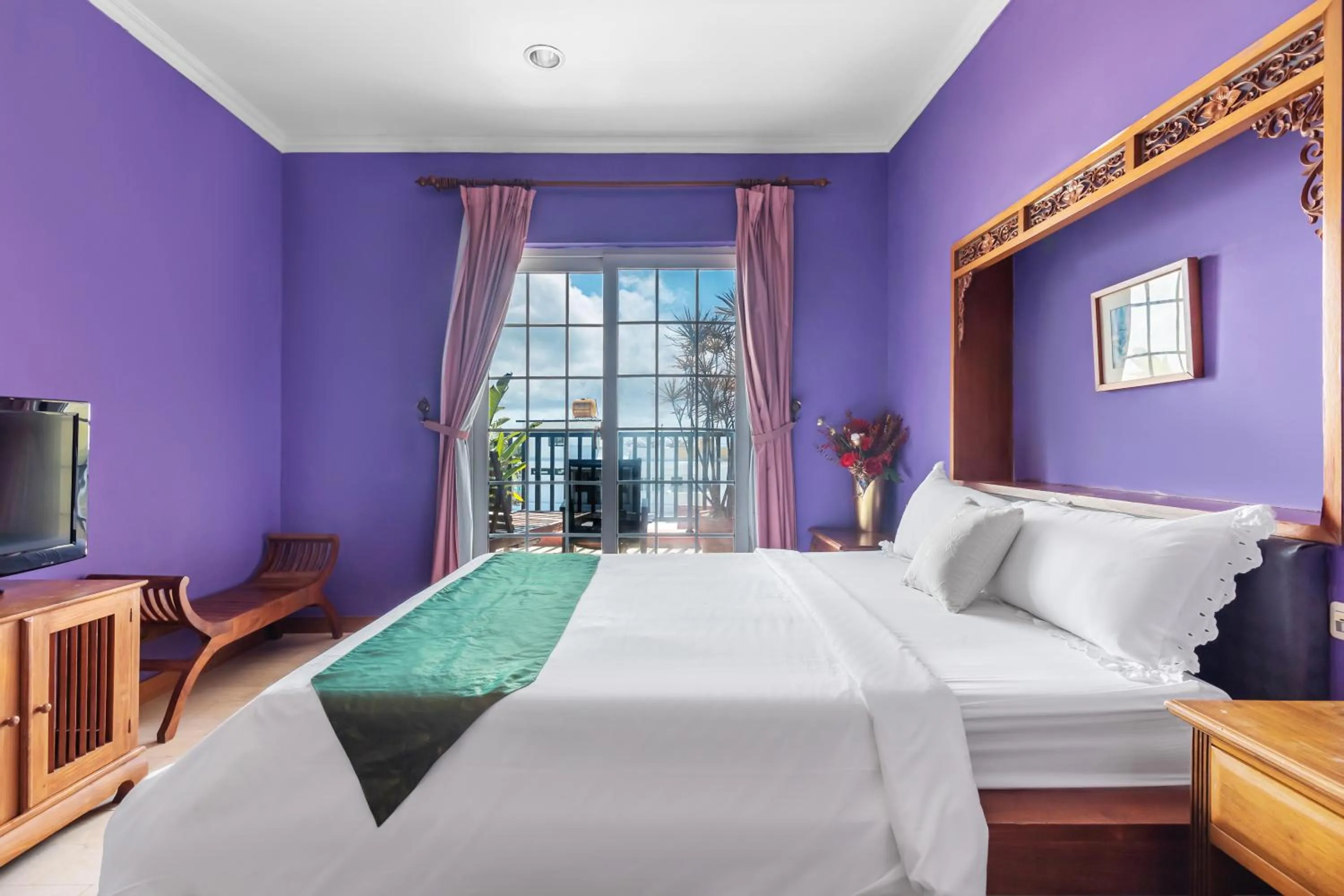 Photo of the whole room in Golden Ocean Azure Hotel